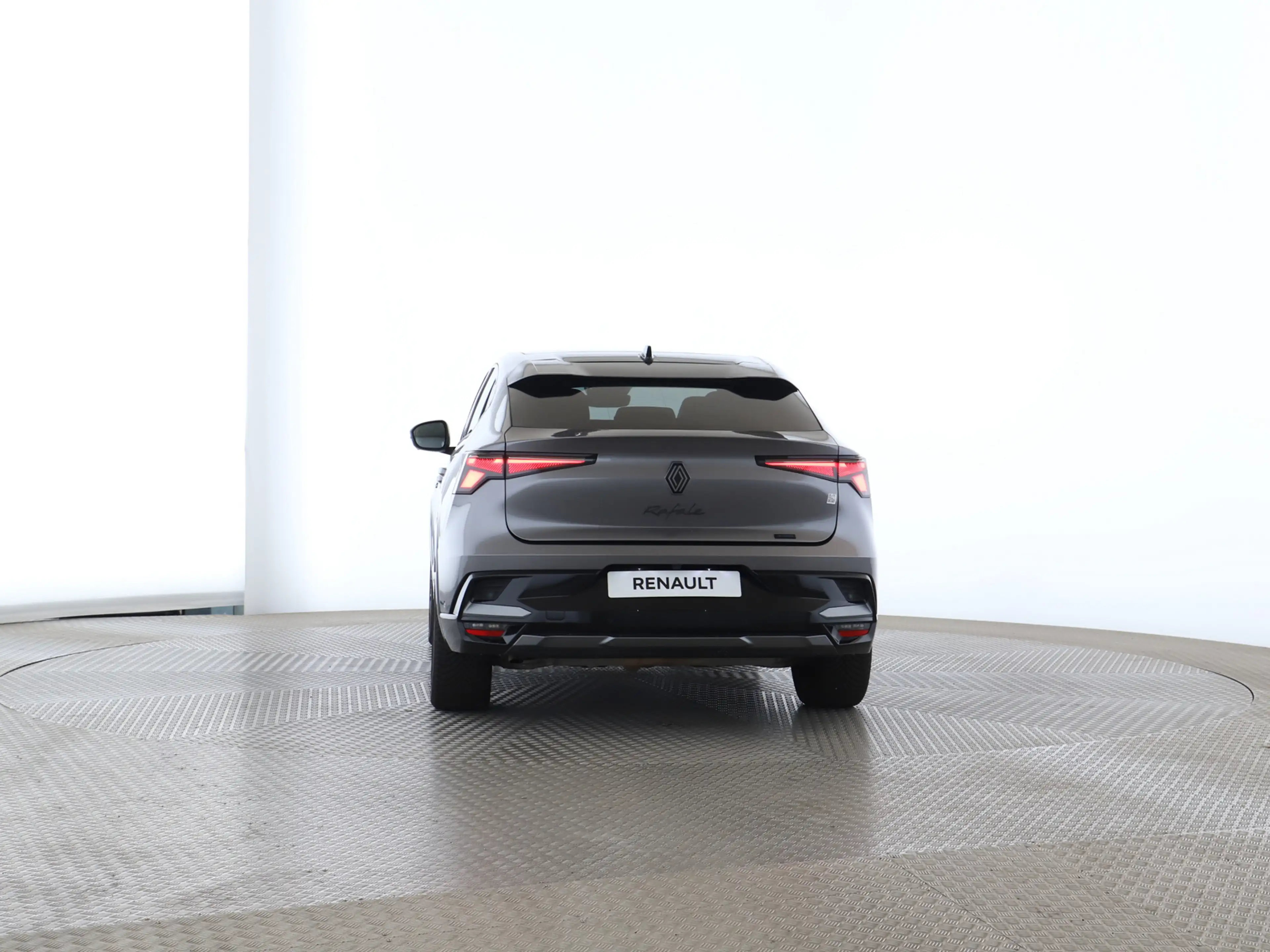 Renault Rafale Esprit Alpine E-Tech Plug-in Hybrid 300 4x4 — photo 5