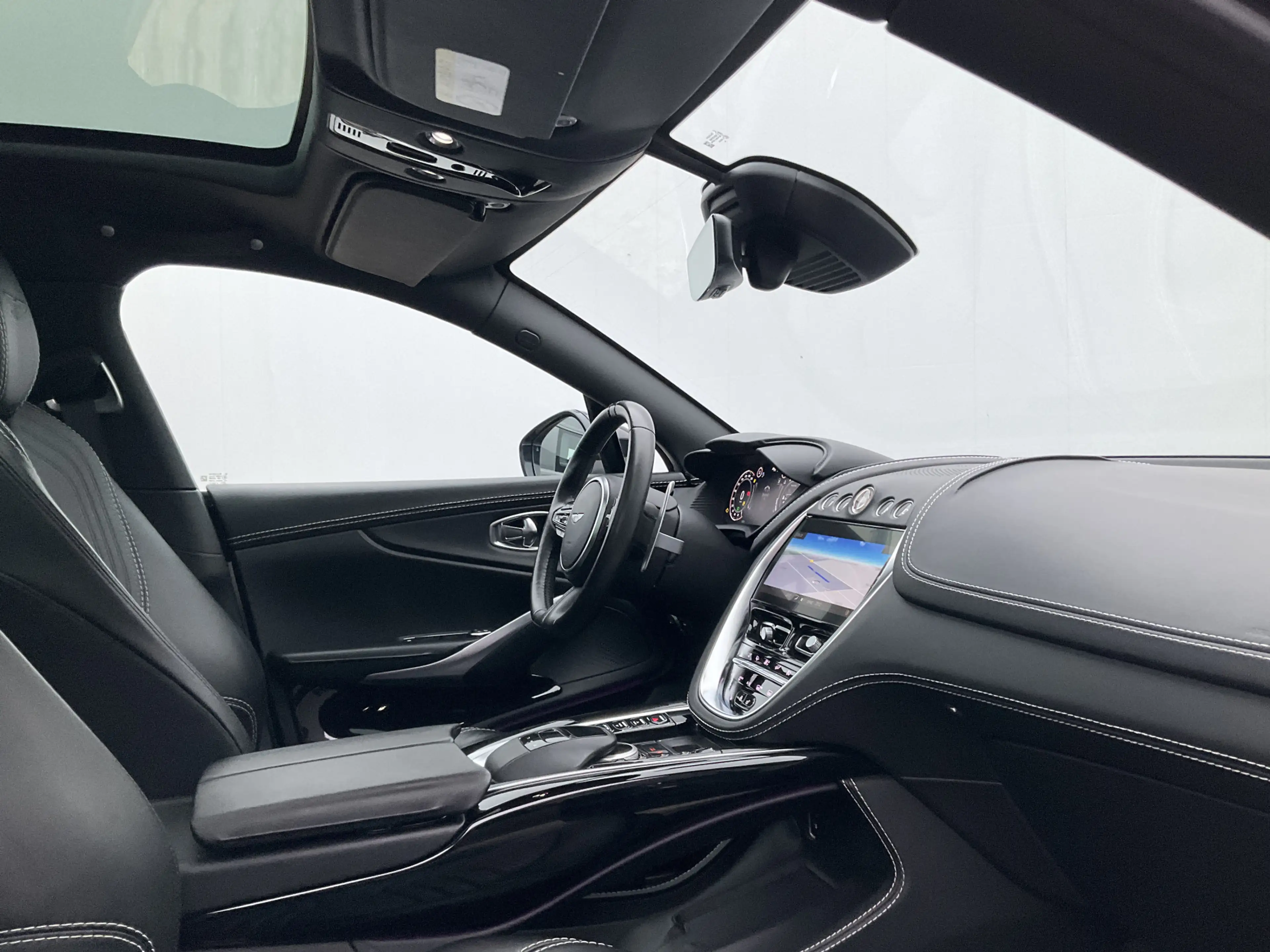 Aston Martin DBX 4.0 V8 360° Memory Stoelverw/koeling Sfeerverl Pan — photo 33