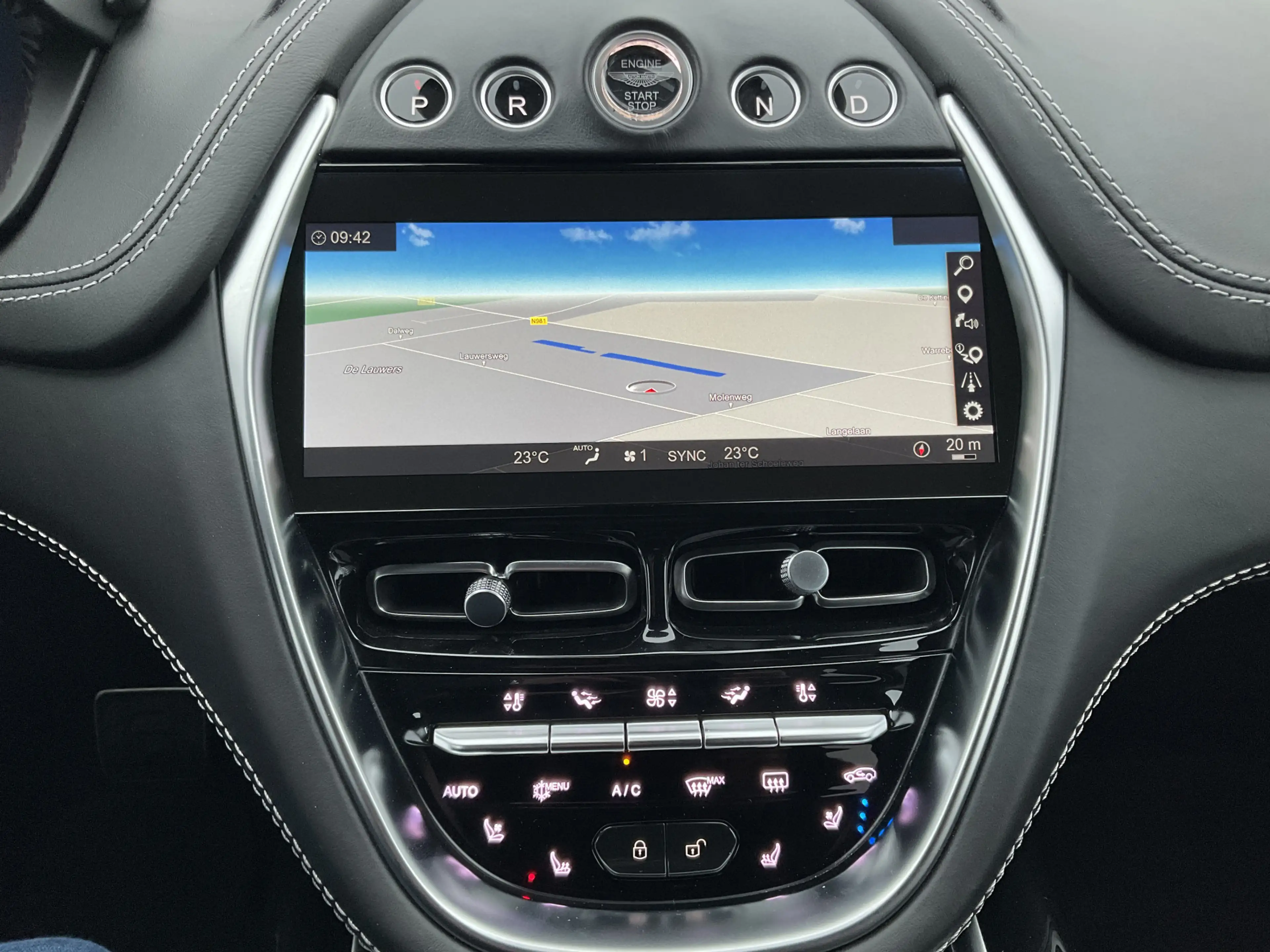 Aston Martin DBX 4.0 V8 360° Memory Stoelverw/koeling Sfeerverl Pan — photo 5