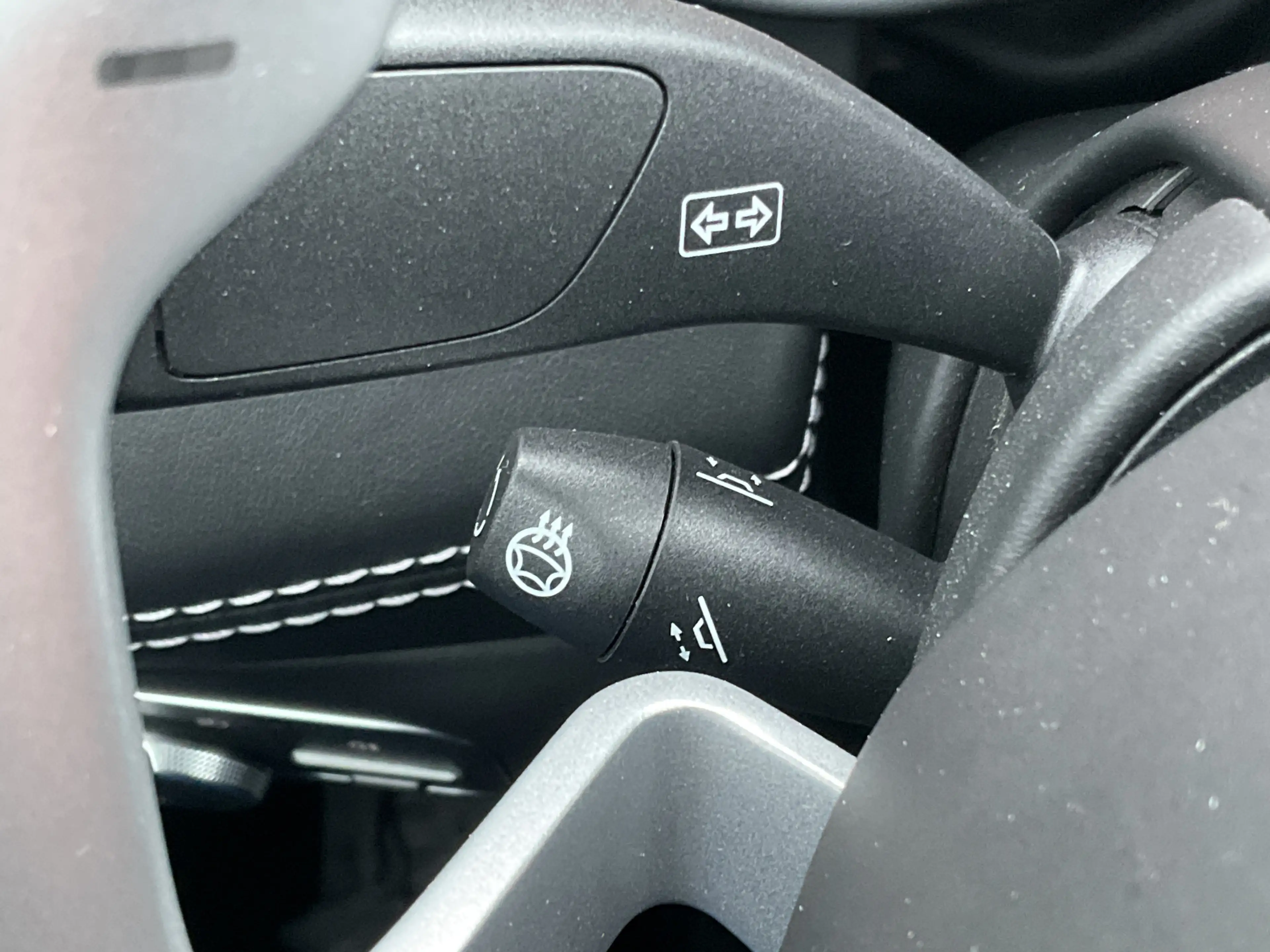 Aston Martin DBX 4.0 V8 360° Memory Stoelverw/koeling Sfeerverl Pan — photo 16