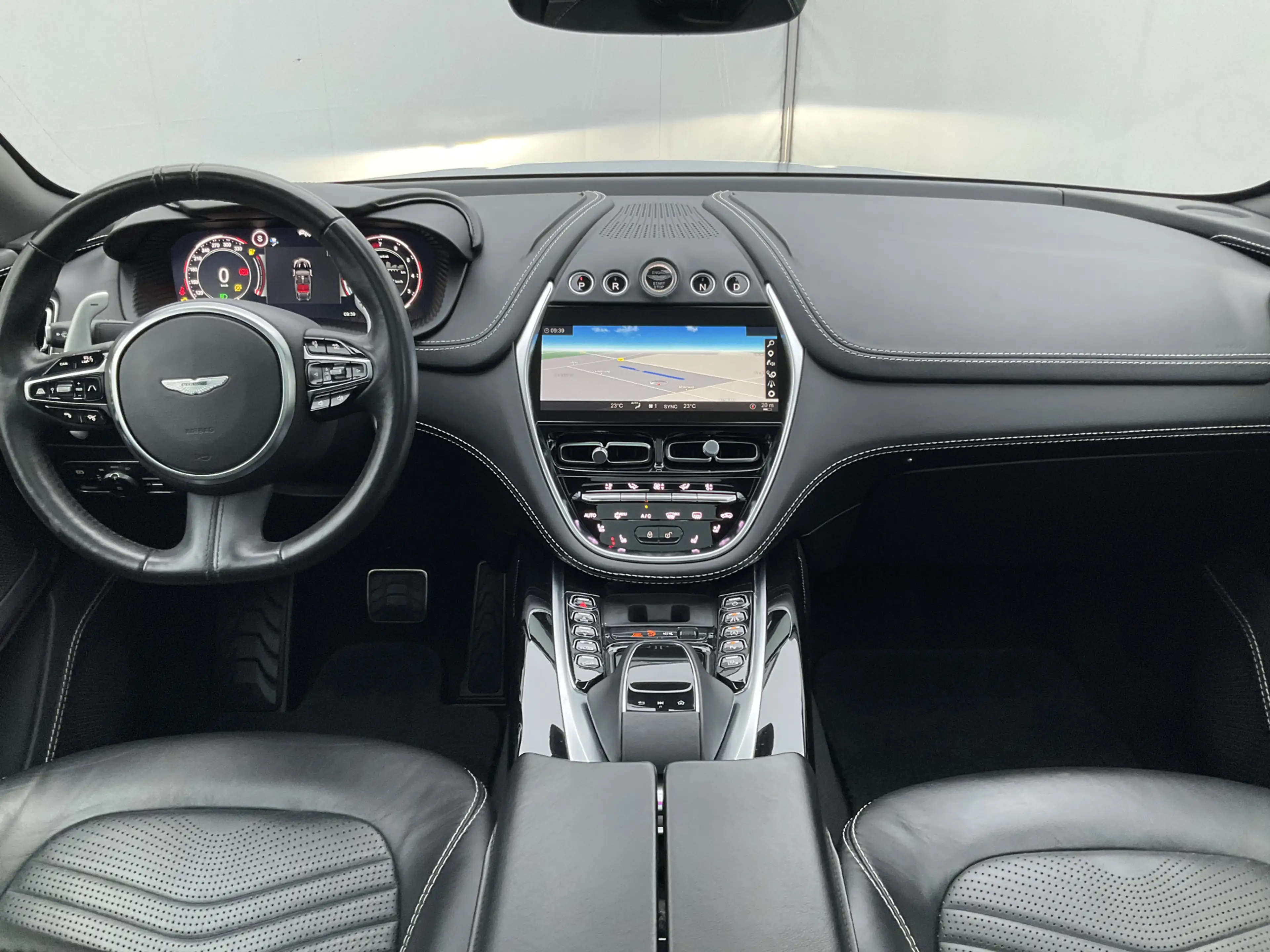 Aston Martin DBX 4.0 V8 360° Memory Stoelverw/koeling Sfeerverl Pan — photo 38