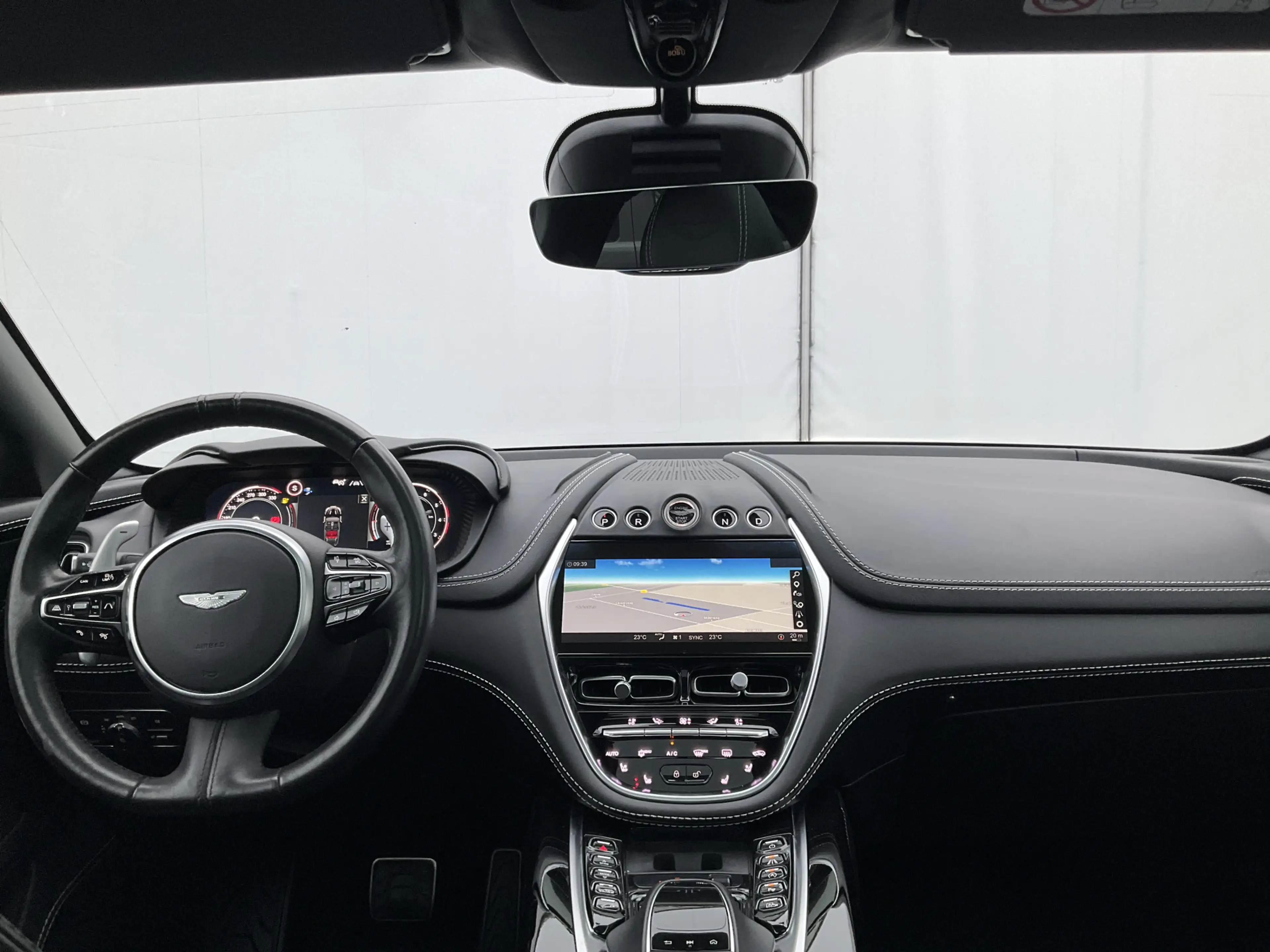Aston Martin DBX 4.0 V8 360° Memory Stoelverw/koeling Sfeerverl Pan — photo 39