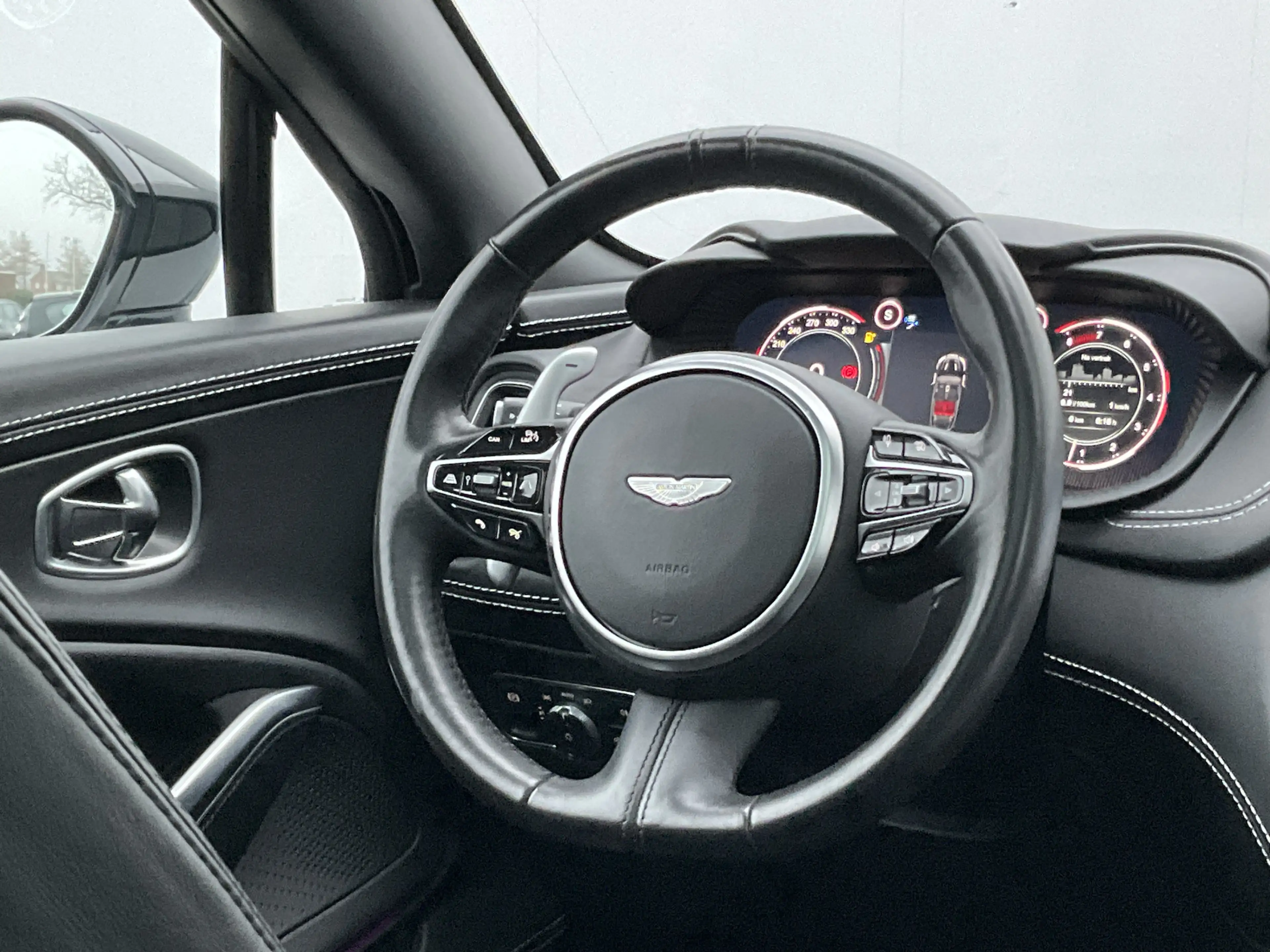 Aston Martin DBX 4.0 V8 360° Memory Stoelverw/koeling Sfeerverl Pan — photo 36