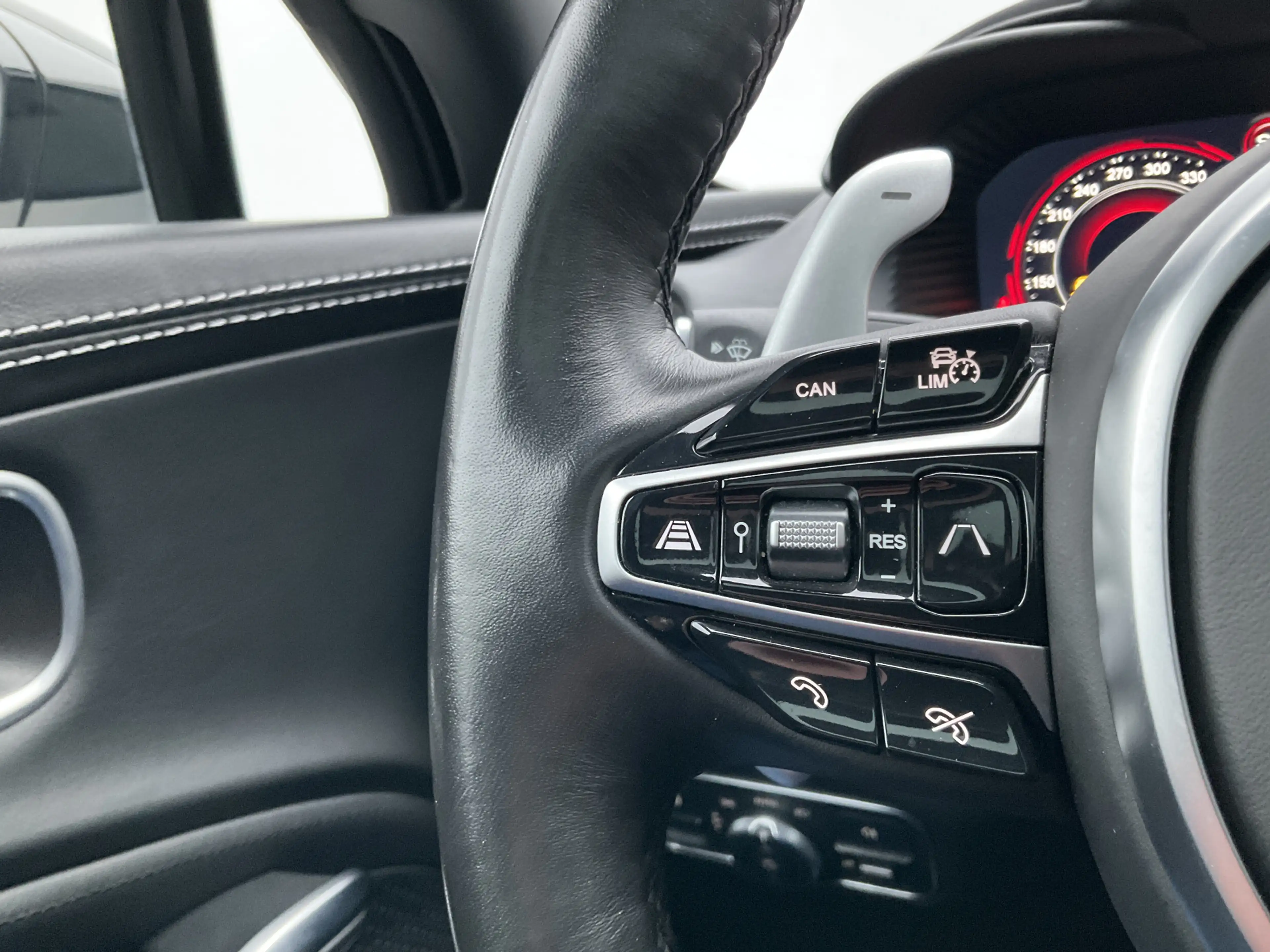 Aston Martin DBX 4.0 V8 360° Memory Stoelverw/koeling Sfeerverl Pan — photo 26