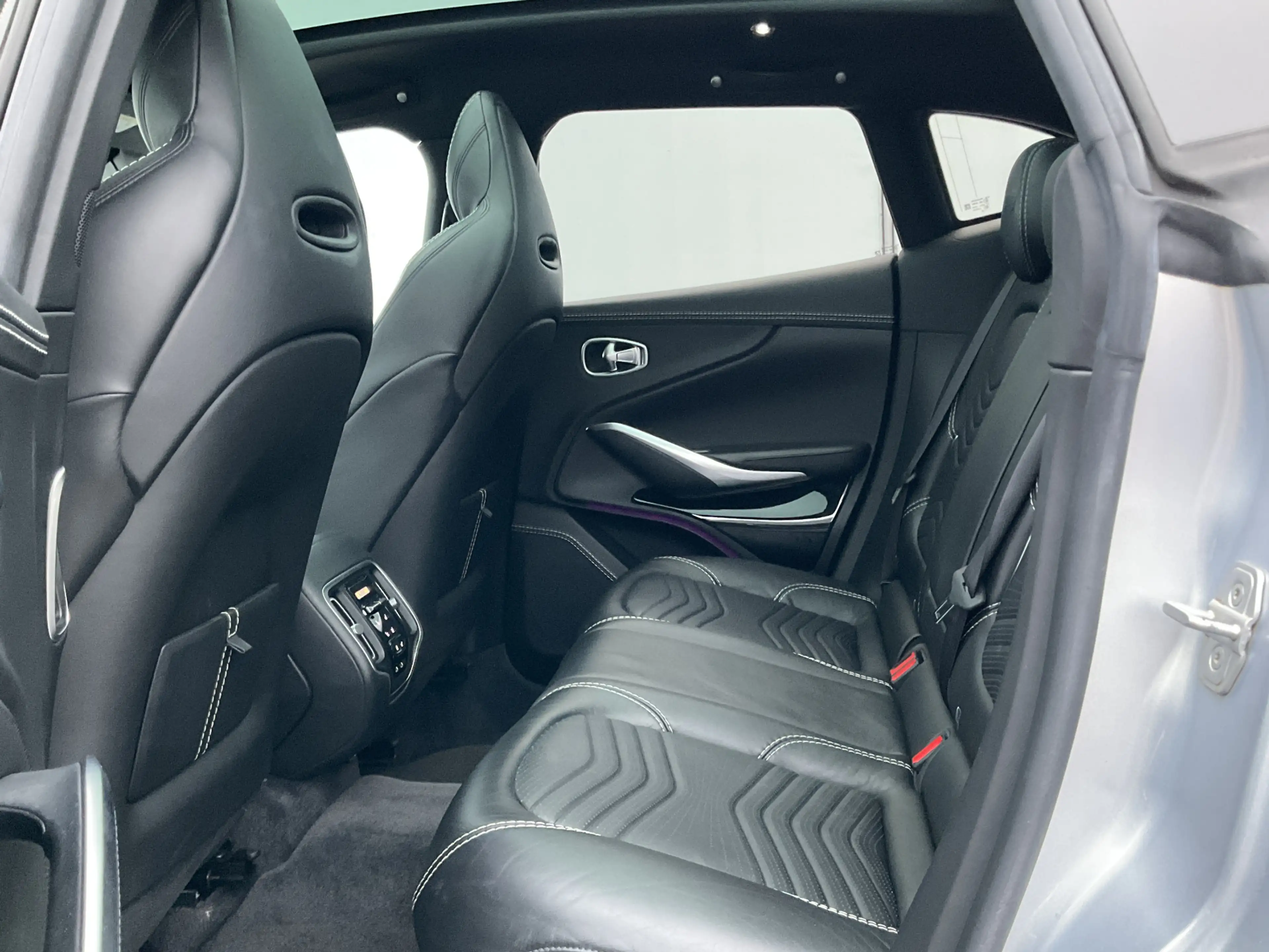 Aston Martin DBX 4.0 V8 360° Memory Stoelverw/koeling Sfeerverl Pan — photo 14