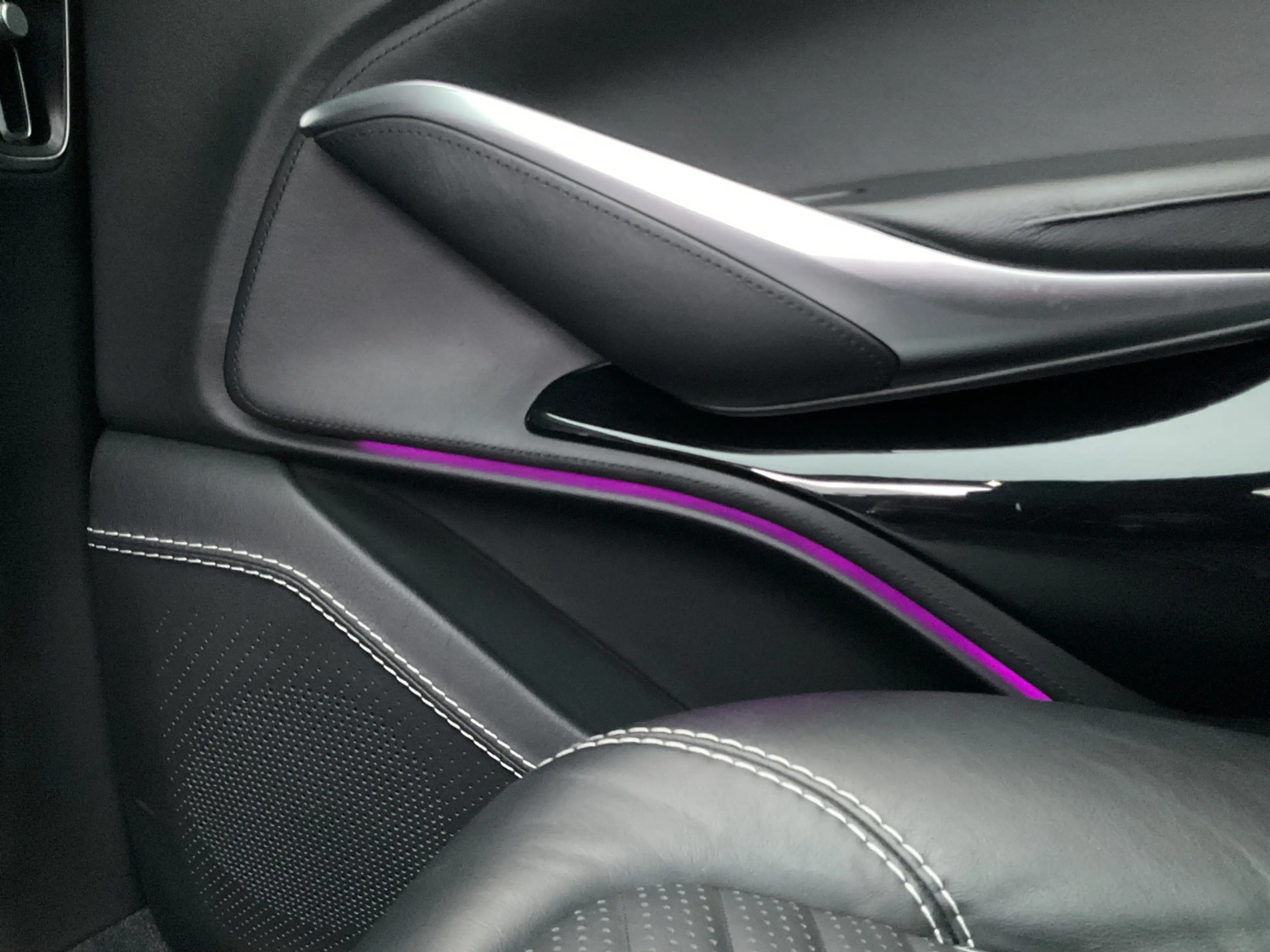 Aston Martin DBX 4.0 V8 360° Memory Stoelverw/koeling Sfeerverl Pan — photo 13