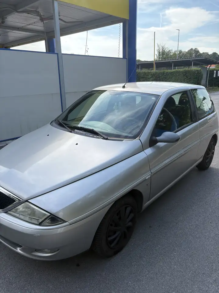 Lancia Y 1.2 8v LS c/airbag, foto 2