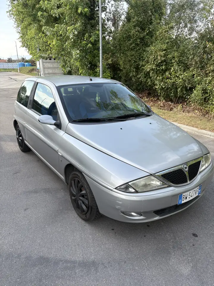 Lancia Y 1.2 8v LS c/airbag, foto 3