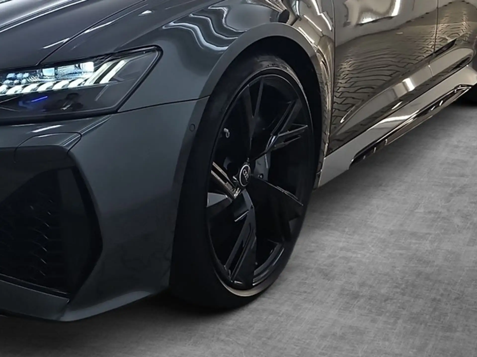 아우디 Audi RS6 4.0 TFSI 2023 블랙 사진 4