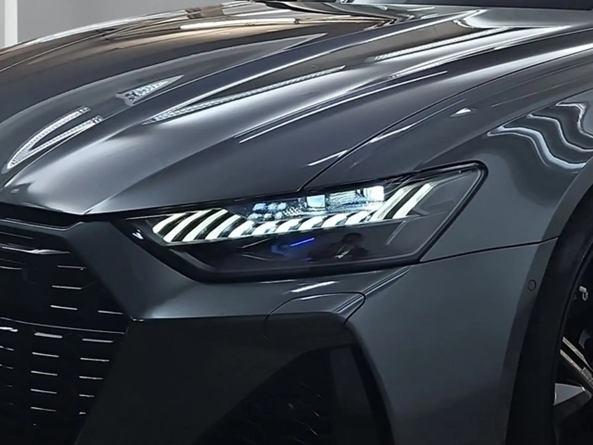아우디 Audi RS6 4.0 TFSI 2023 블랙 사진 3
