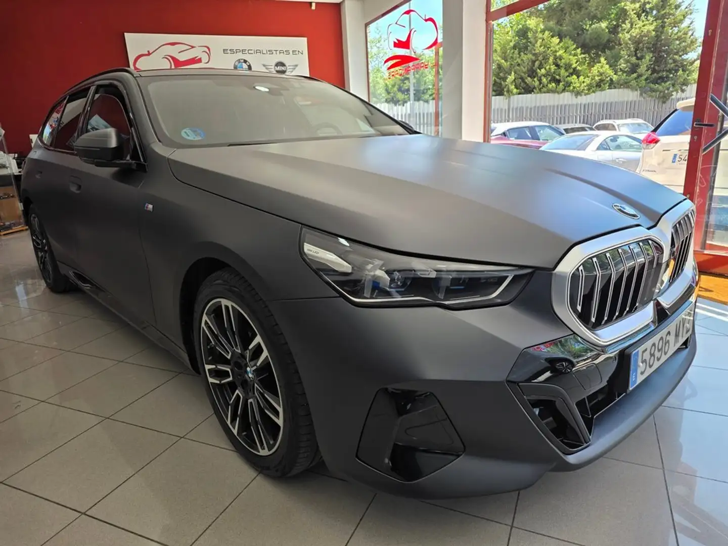 BMW 520 520d xDrive Touring Gris - 1