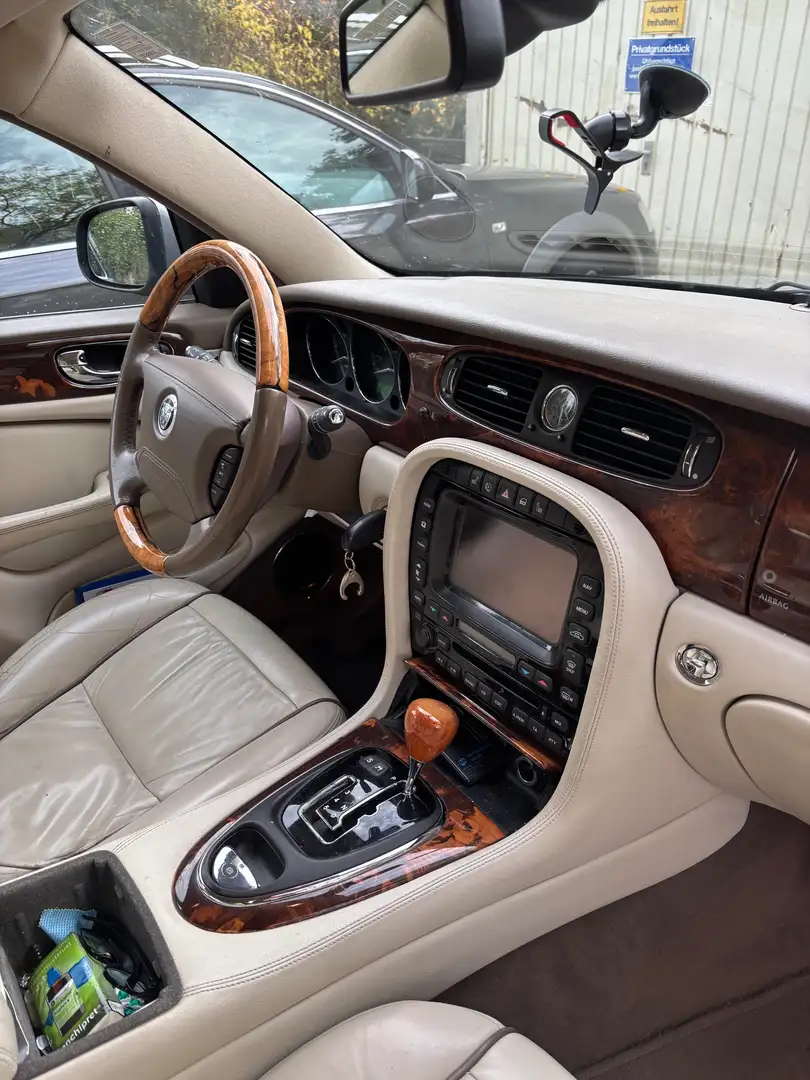 Jaguar XJ8 XJ8 4.2 Executive Silber - 2