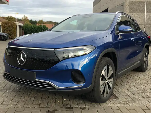 Mercedes-Benz EQA 300 4 MATIC | Sfeerverlichting | Winter pack | Achteruitrijcmaera |