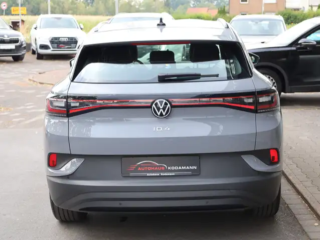 Volkswagen Id.4 view 9