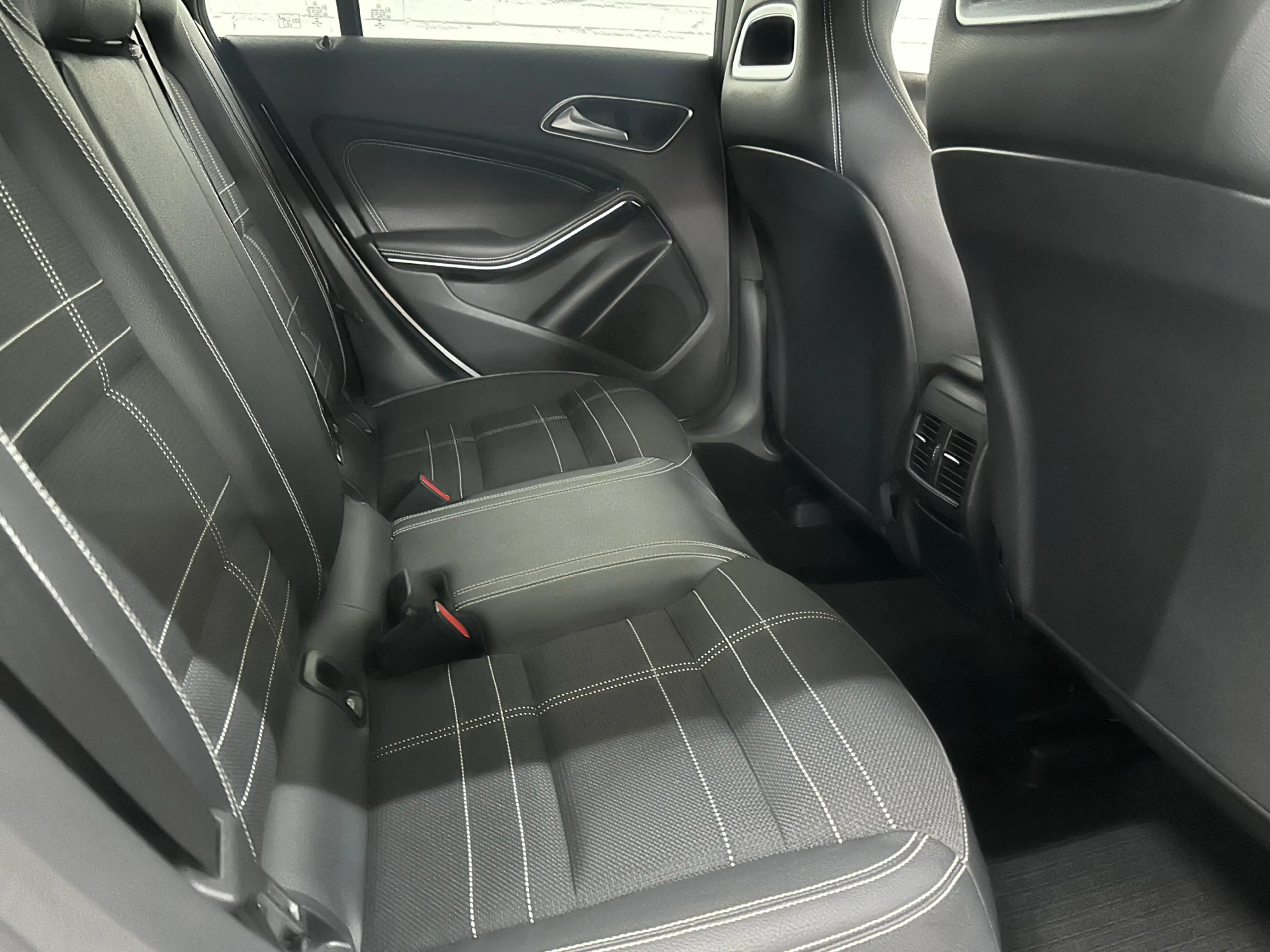Mercedes-Benz CLA 200 Shooting Brake CLIMA / CRUISE / NAVI / LMV — photo 16