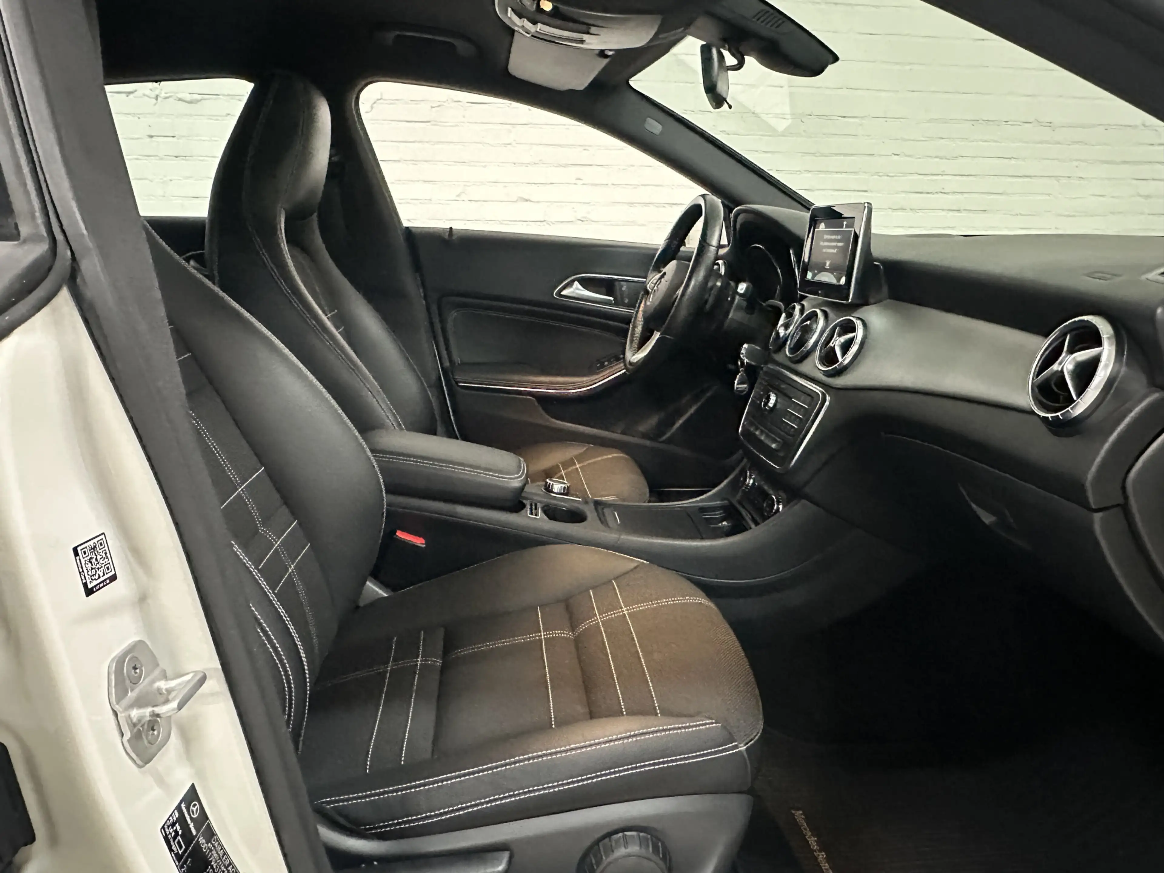 Mercedes-Benz CLA 200 Shooting Brake CLIMA / CRUISE / NAVI / LMV — photo 10