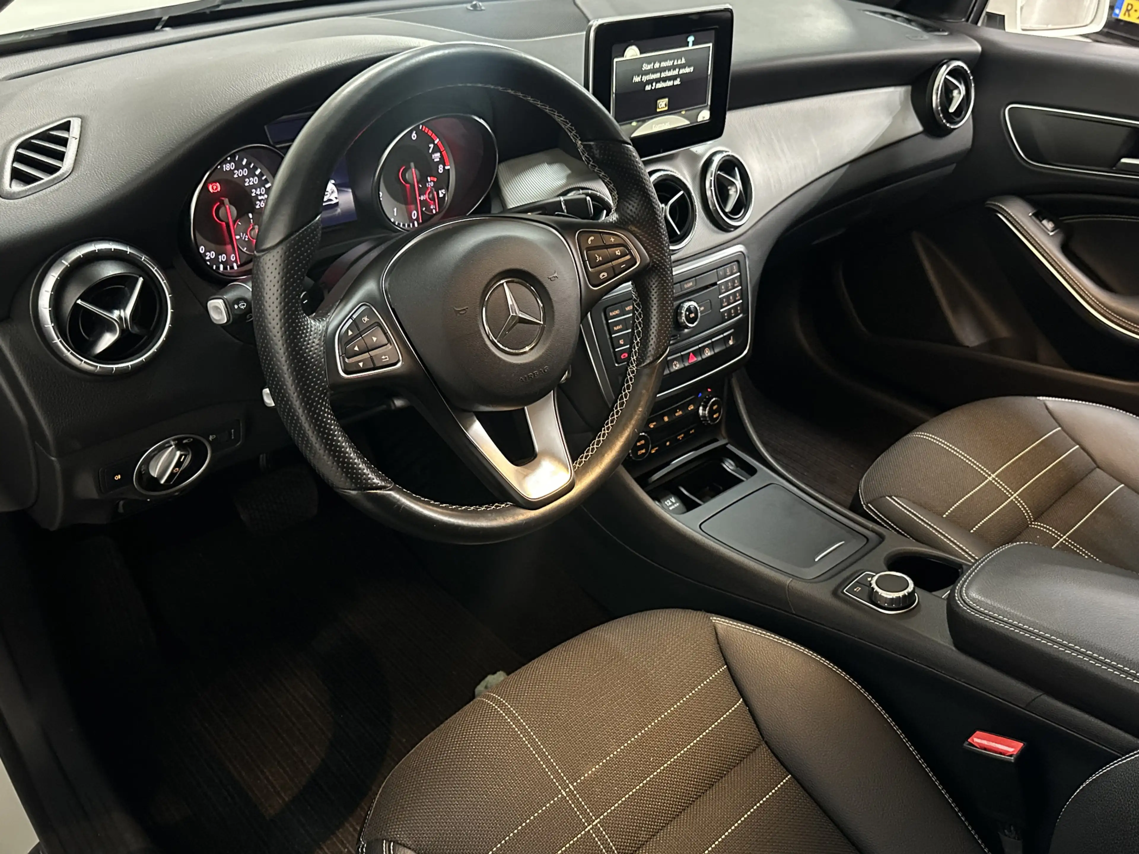 Mercedes-Benz CLA 200 Shooting Brake CLIMA / CRUISE / NAVI / LMV — photo 17