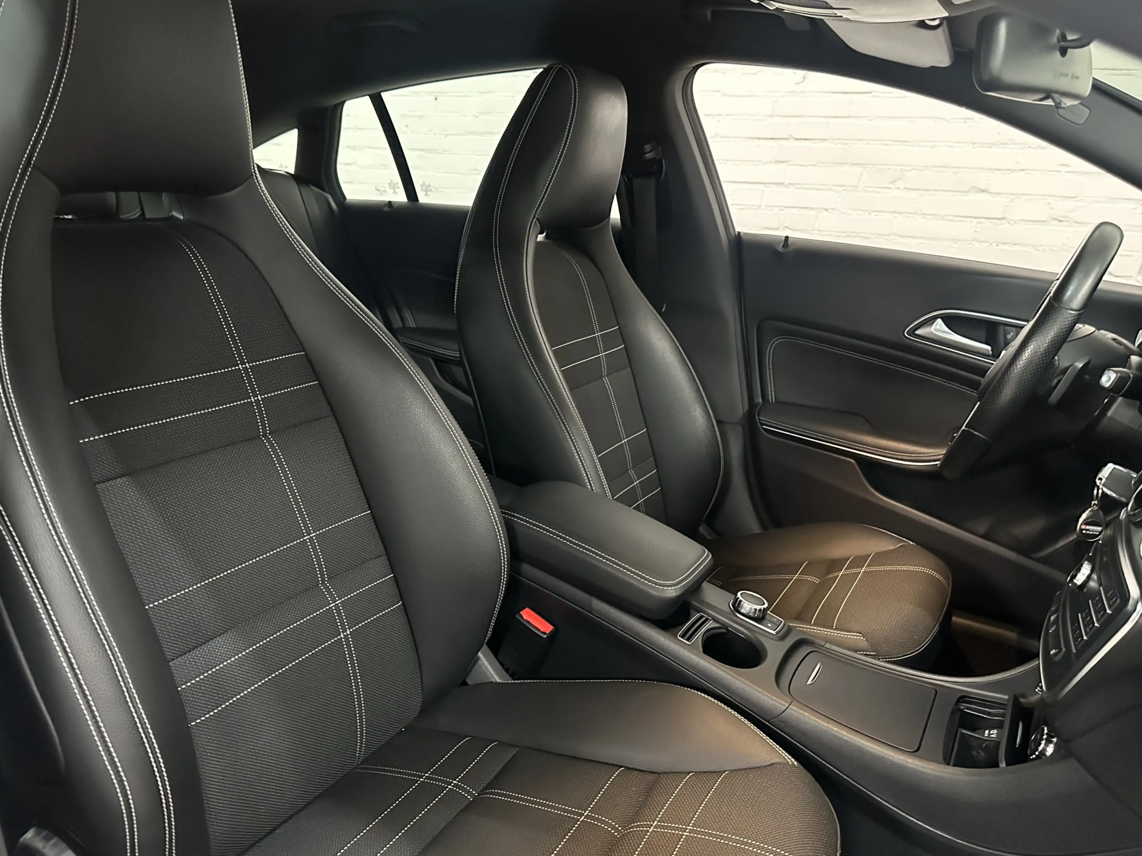 Mercedes-Benz CLA 200 Shooting Brake CLIMA / CRUISE / NAVI / LMV — photo 13