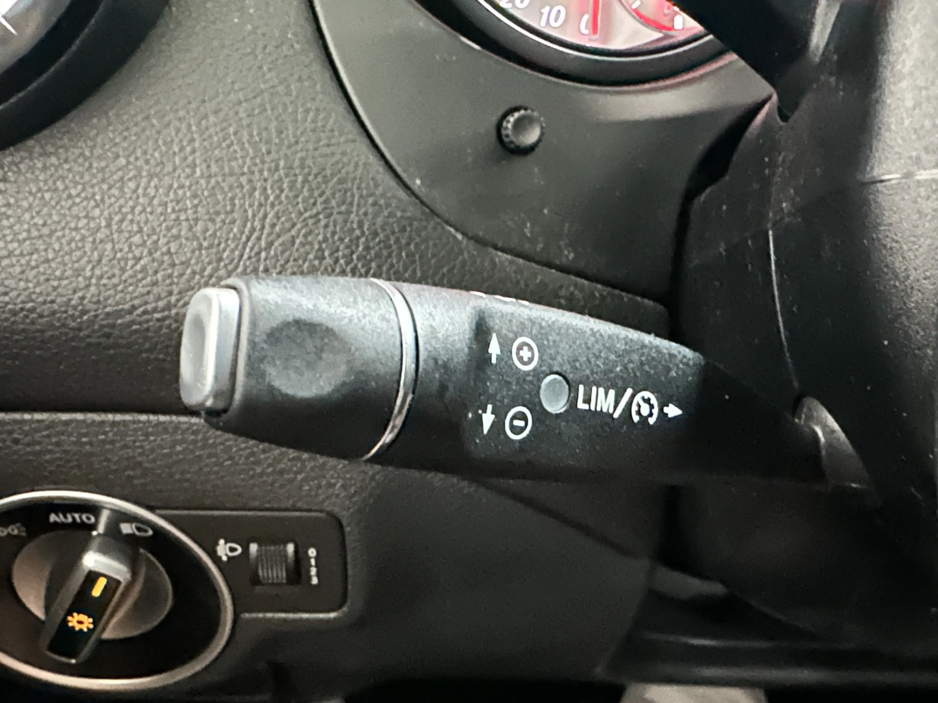 Mercedes-Benz CLA 200 Shooting Brake CLIMA / CRUISE / NAVI / LMV — photo 15