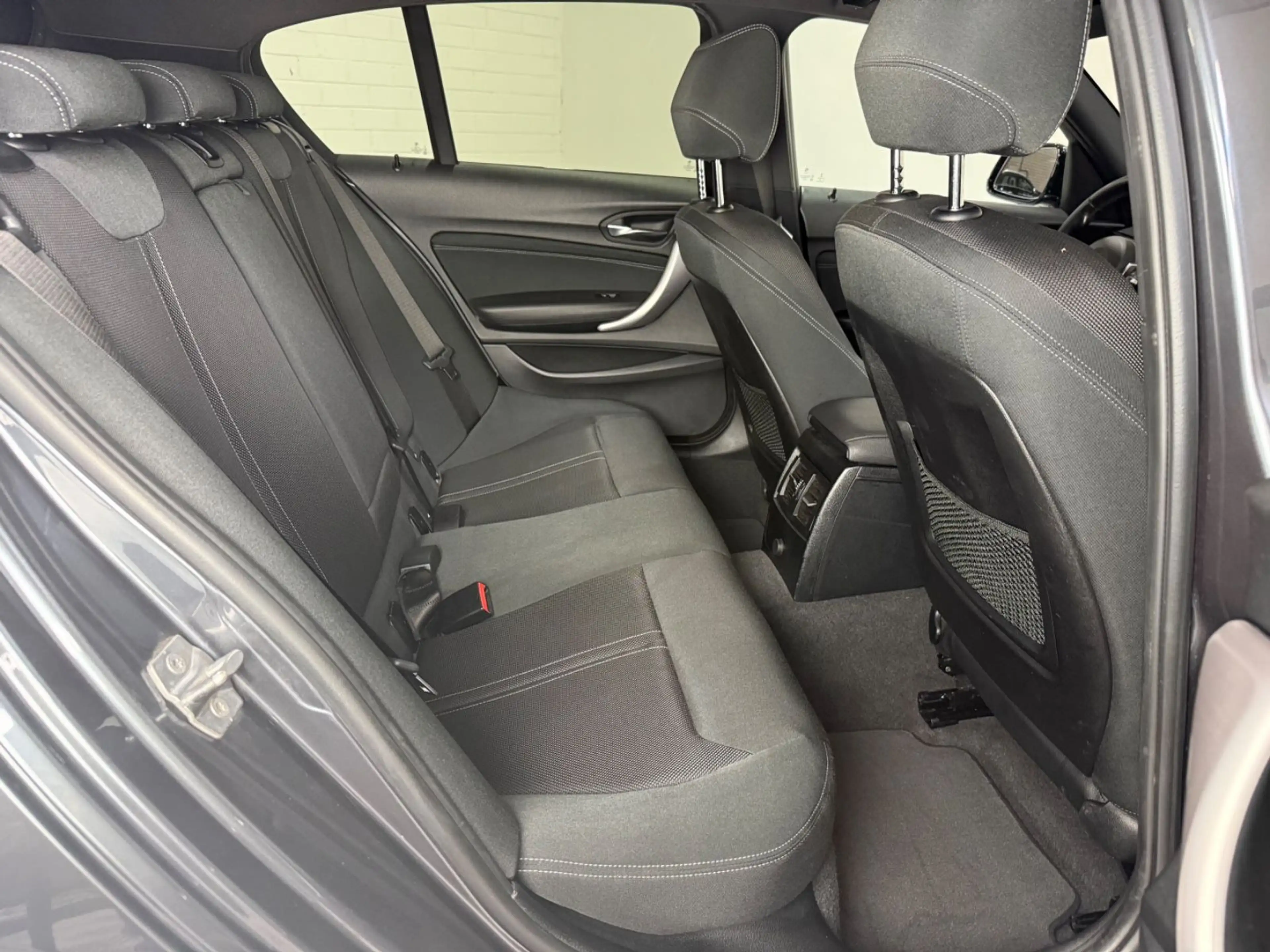 BMW 118 i Edition M Sport Shadow°Klima°Navi°Sitzh.° — photo 10