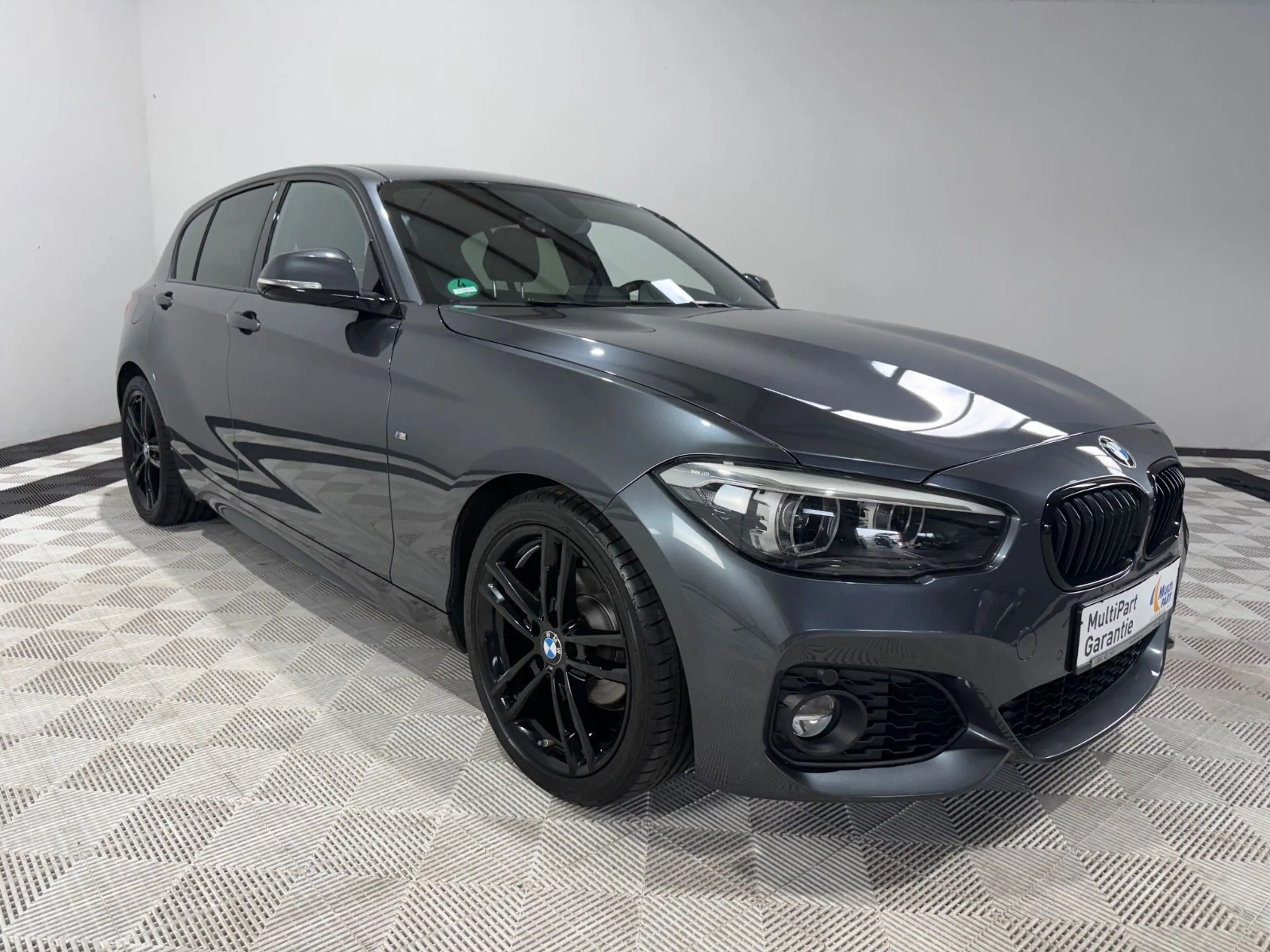 BMW 118 i Edition M Sport Shadow°Klima°Navi°Sitzh.° — photo 3
