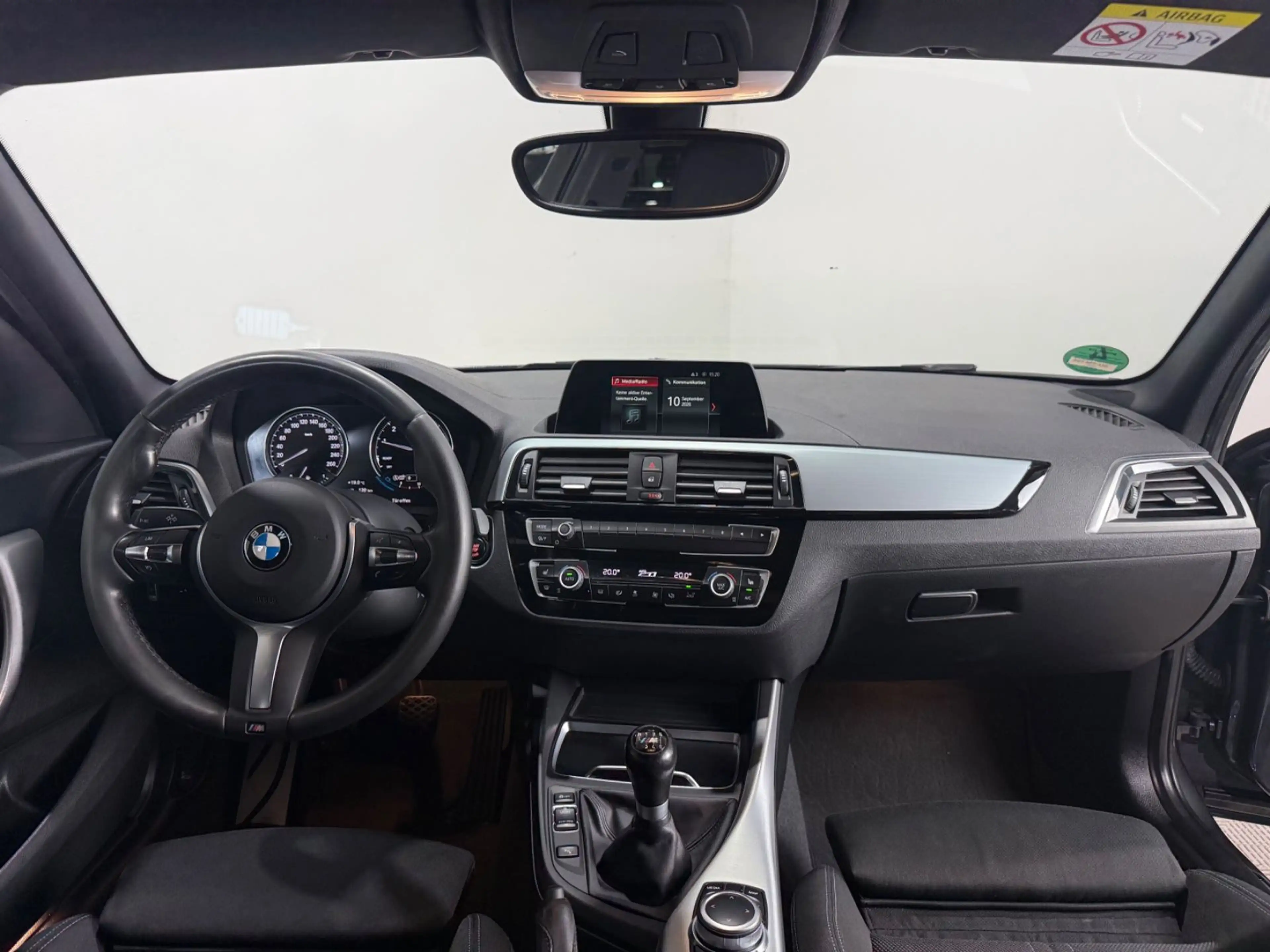 BMW 118 i Edition M Sport Shadow°Klima°Navi°Sitzh.° — photo 11
