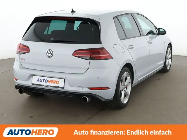 Volkswagen Golf view 6