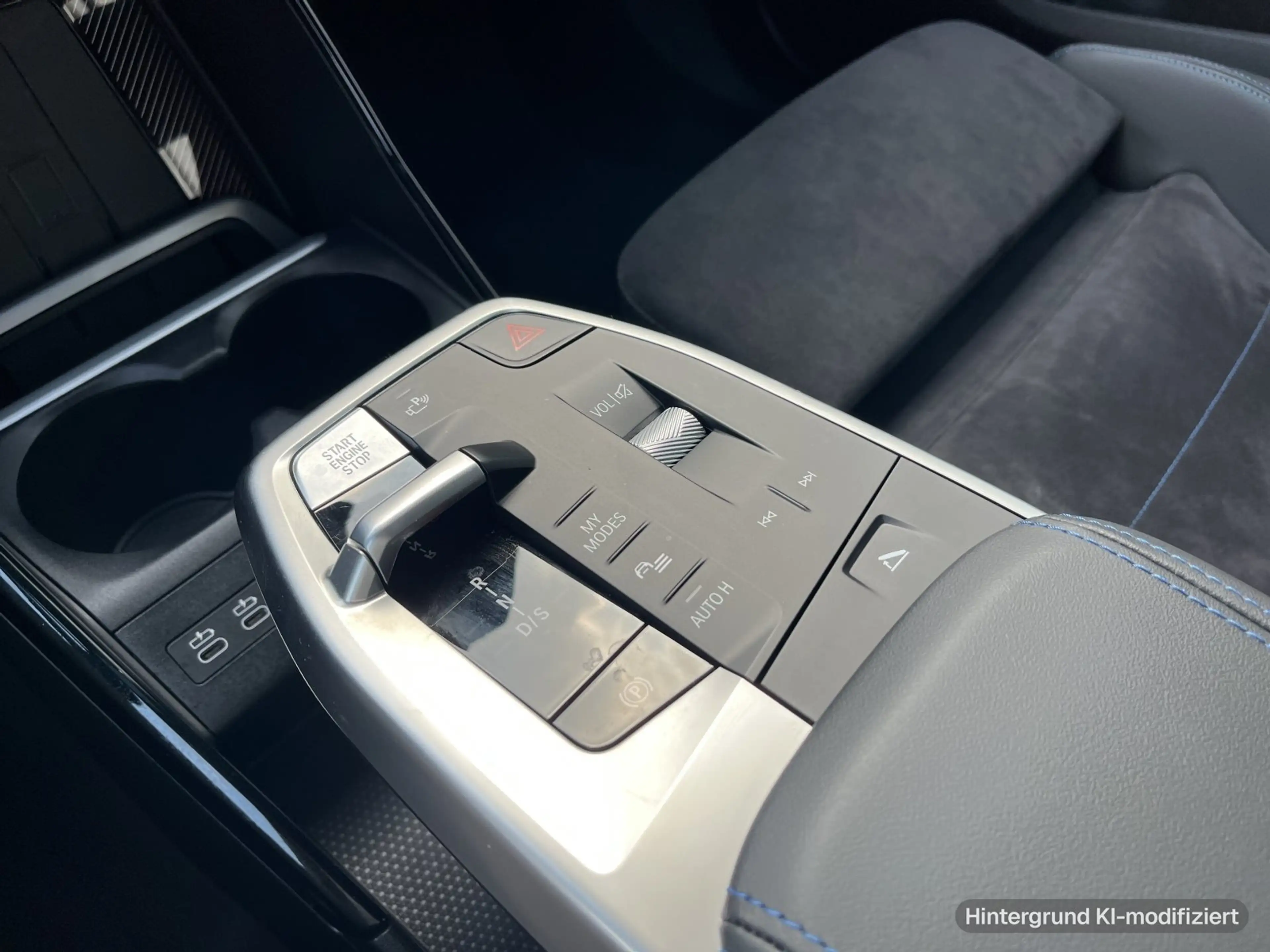 BMW 223 i xDrive Active Tourer — photo 14