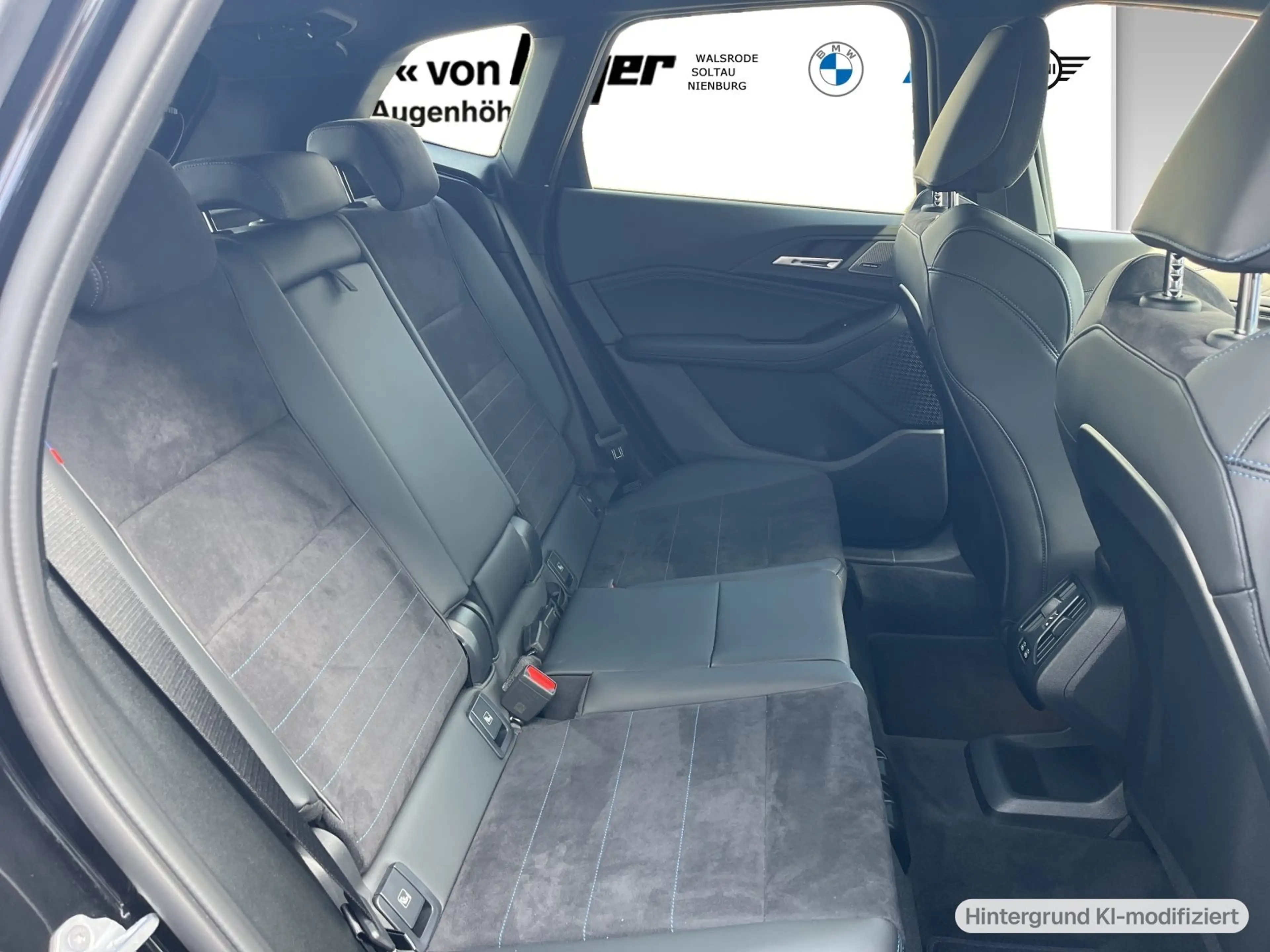 BMW 223 i xDrive Active Tourer — photo 8