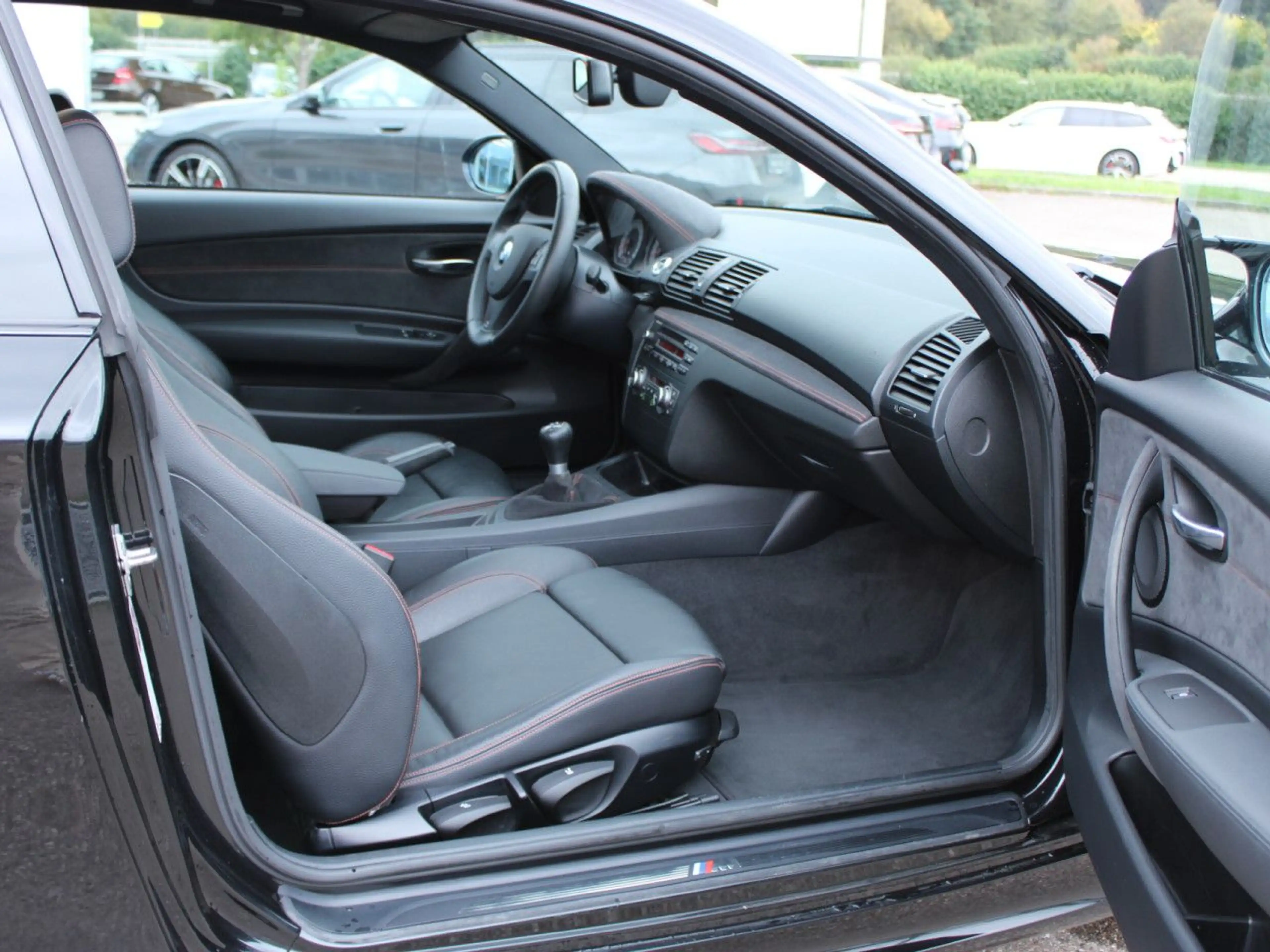 BMW 1er M Coupé 1er M Coupe 1. Hand lückenlos BMW scheckheft — photo 10