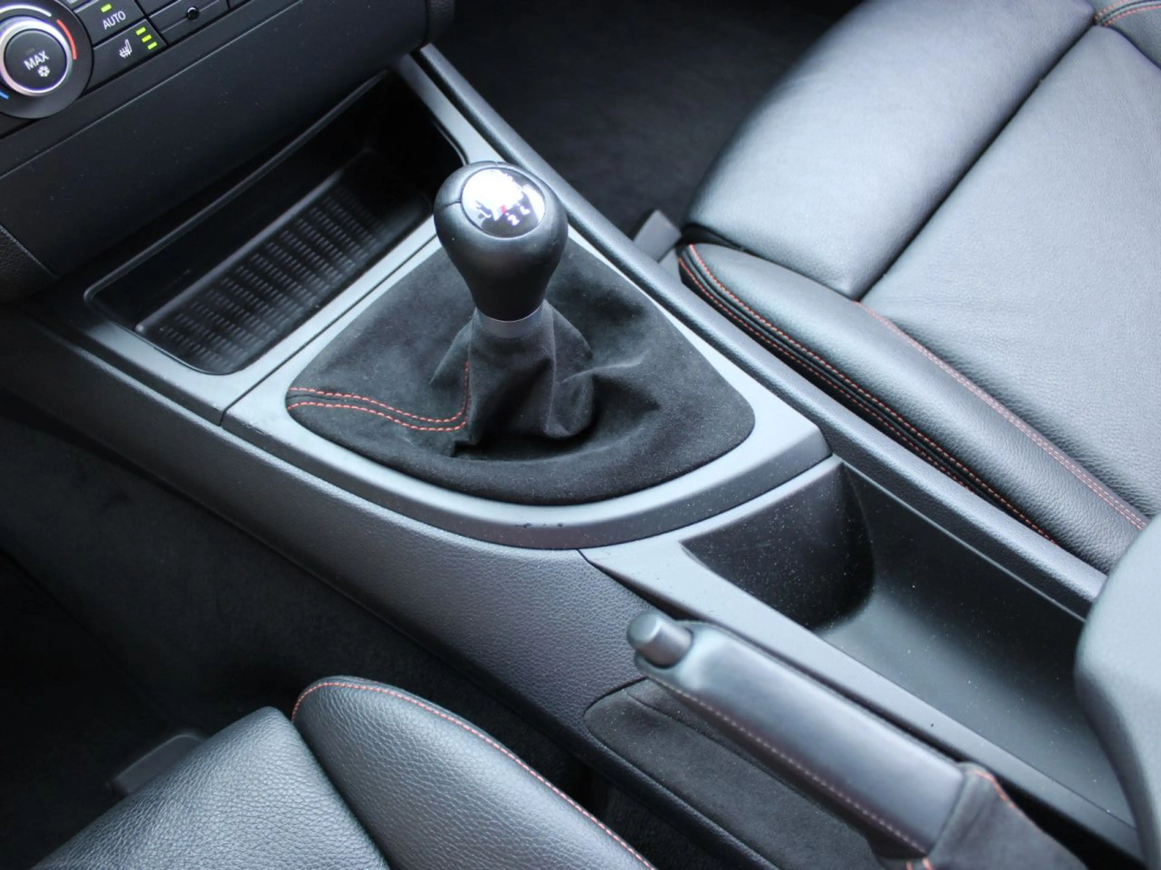 BMW 1er M Coupé 1er M Coupe 1. Hand lückenlos BMW scheckheft — photo 14
