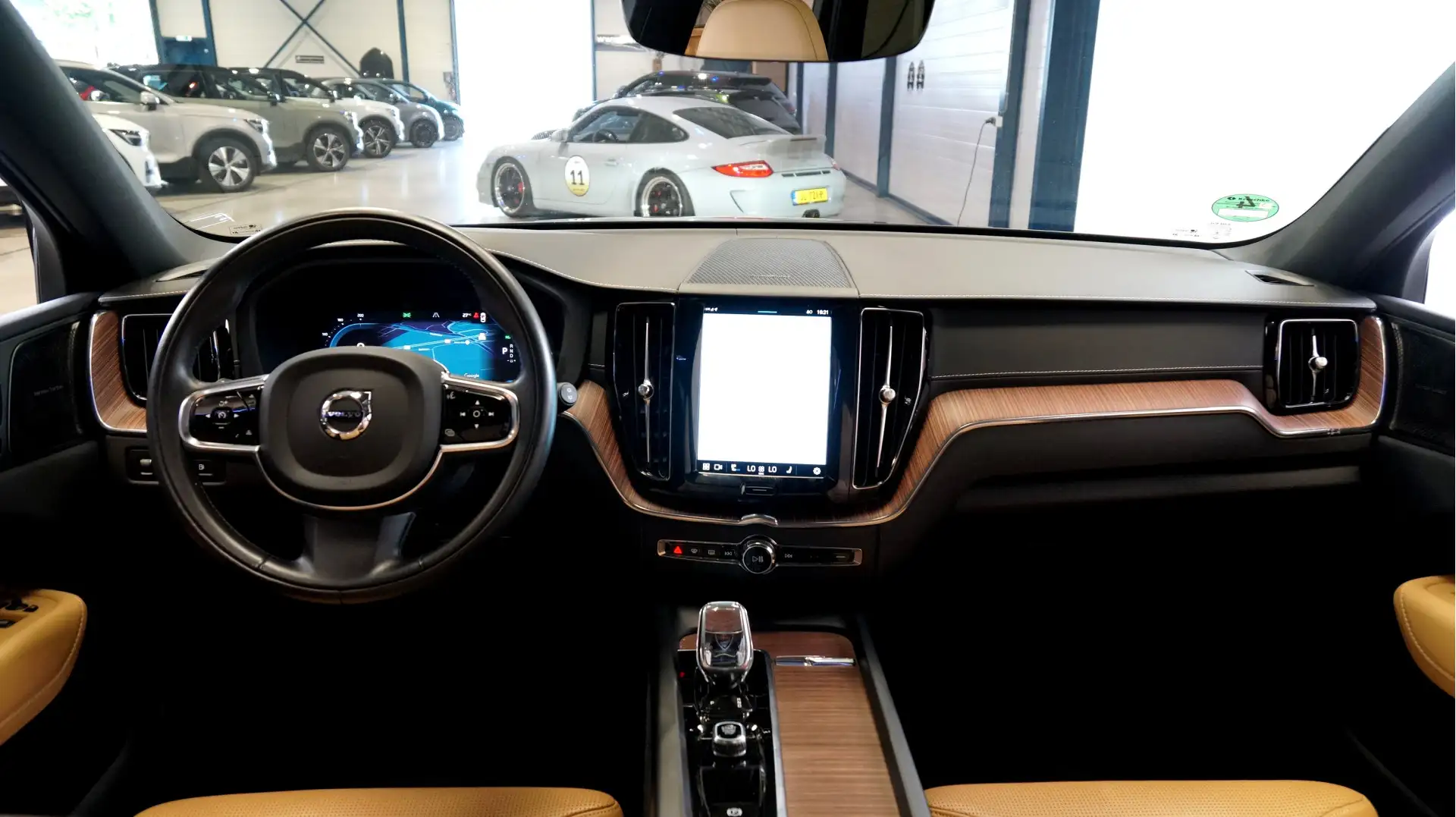 Volvo XC60 2.0 T6 AWD Long Range 293kW/399pk Aut8 Plus Bright Gris - 2