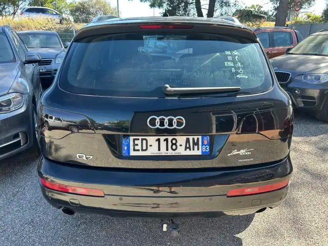 Audi Q7 view 13