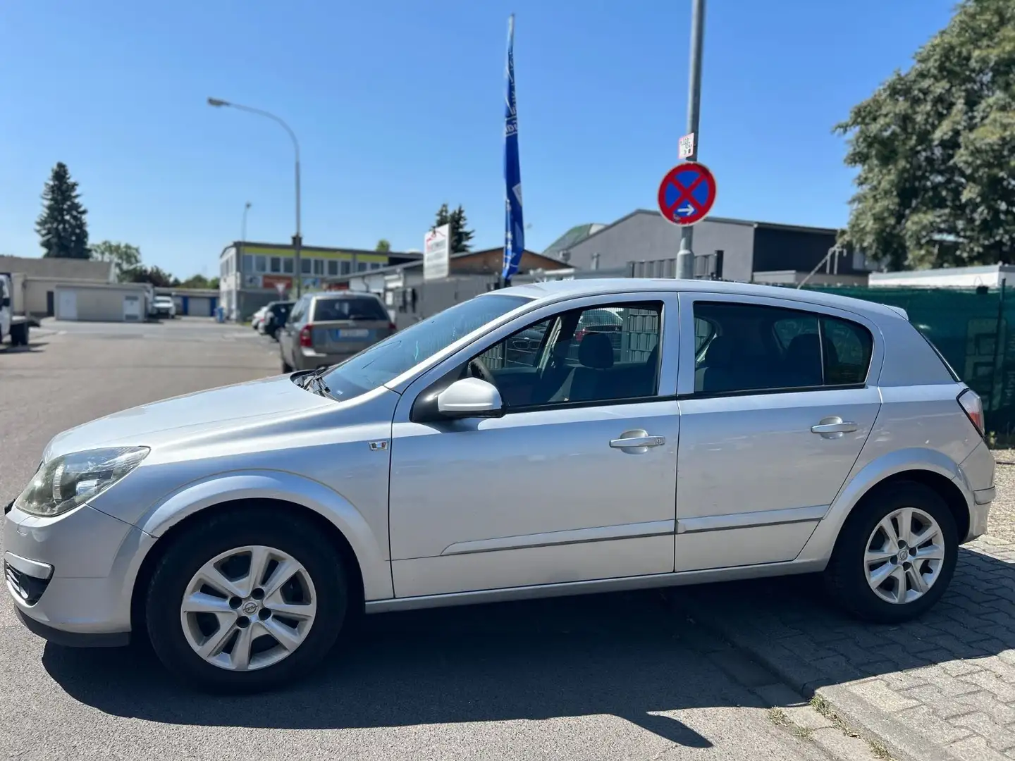 Opel Astra 1.4 Twinport*NEUE TÜV* Silber - 2