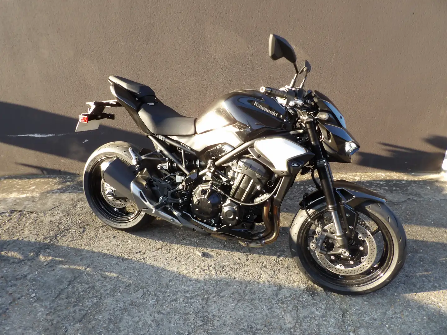 Kawasaki Z 900 Noir - 1