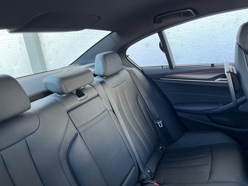 BMW 550 M550i xDrive Limousine Head-Up AHK Laser — photo 10