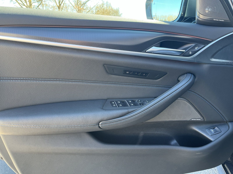 BMW 550 M550i xDrive Limousine Head-Up AHK Laser — photo 9