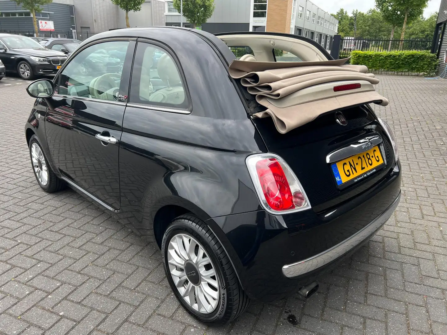 Fiat 500C TwinAir Turbo Lounge, 1e eigenaar, cabrio, clima, Negro - 2