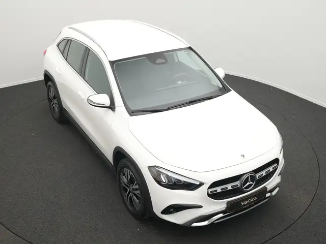 Mercedes-Benz Gla view 12