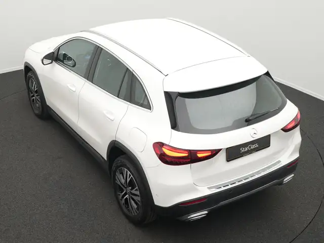 Mercedes-Benz Gla view 13