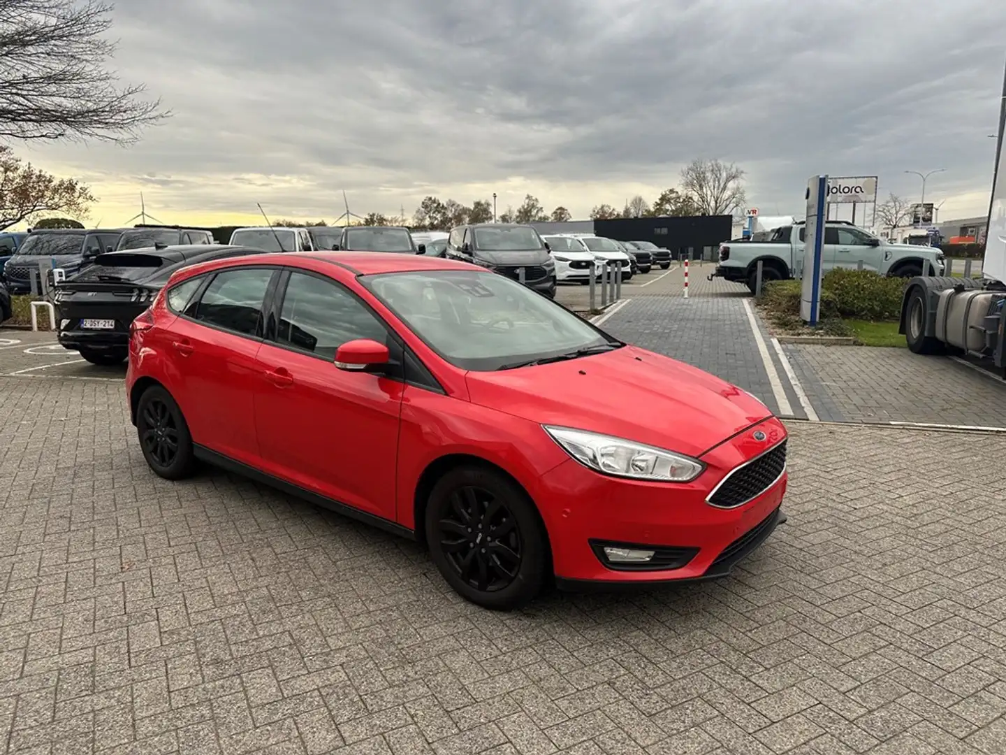 Ford Focus Enkel voor professionele verkoop Rouge - 1