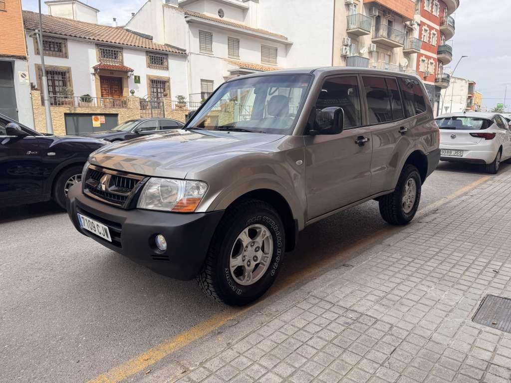 Mitsubishi Montero 3.2 DI-D GLX - foto 1