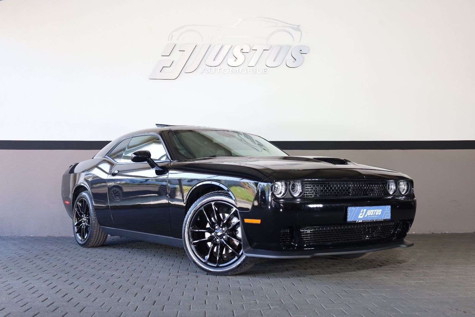 Second hand Dodge Challenger 3.6