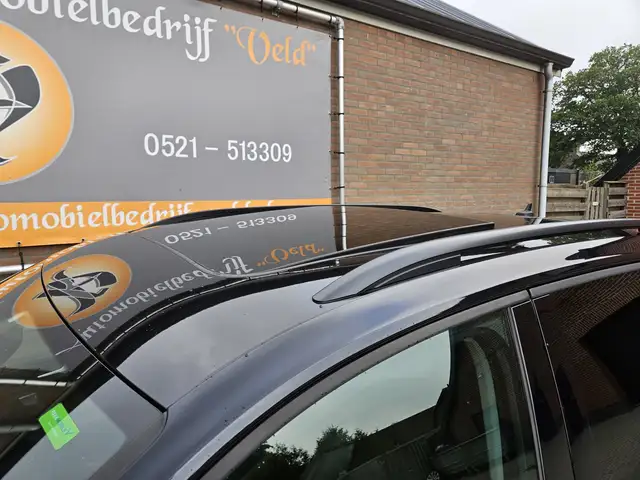 Volkswagen Tiguan view 5