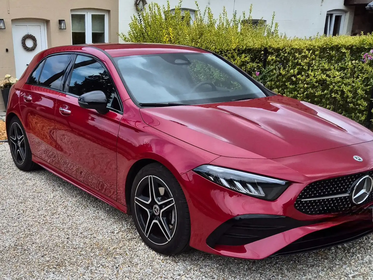 Mercedes-Benz A 180 Classe A 180 7G-DCT AMG Line Rouge - 2