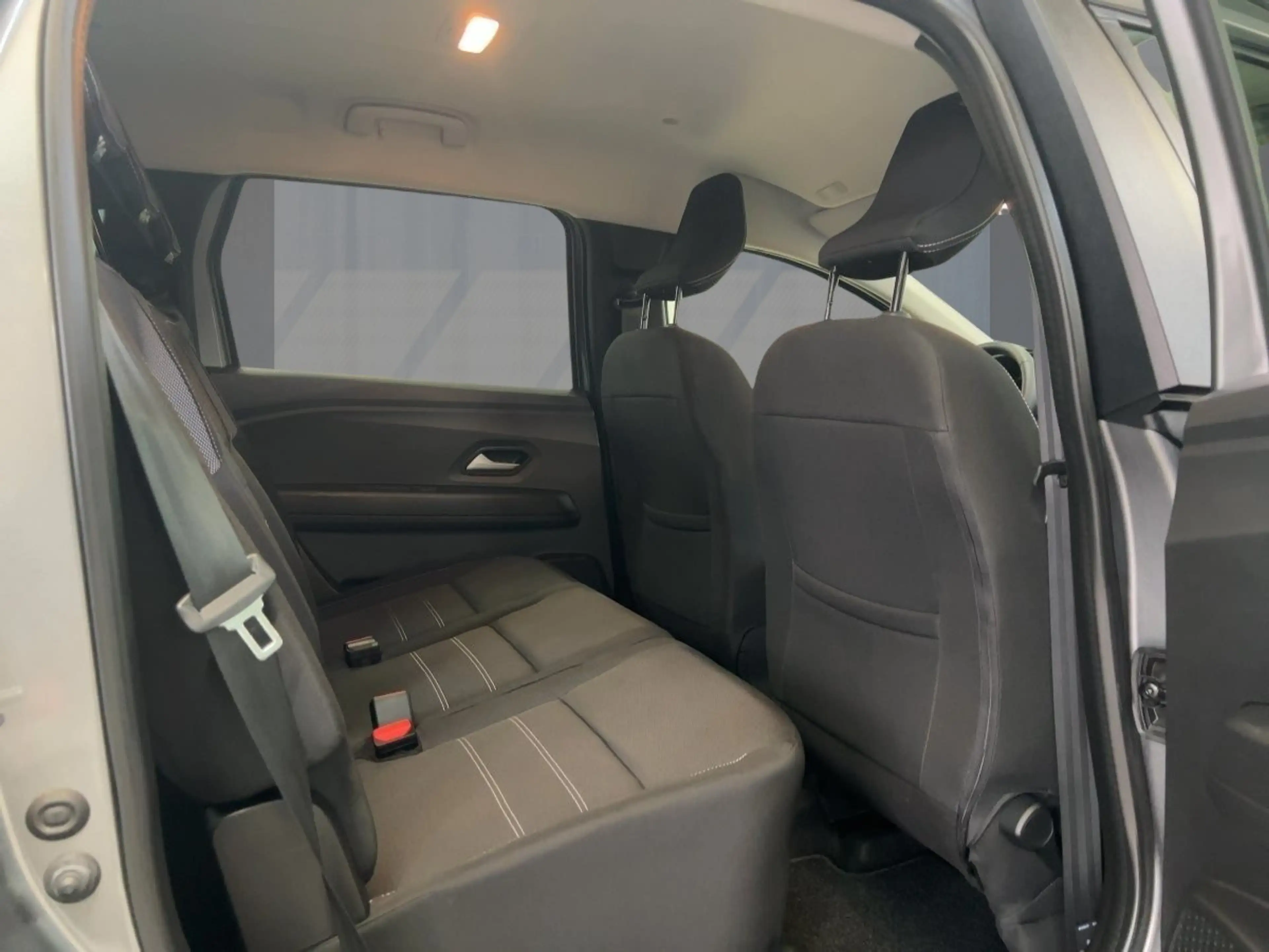 Dacia Jogger Expression Hybrid 140 PDC KLIMA BT ABS ESP — photo 9