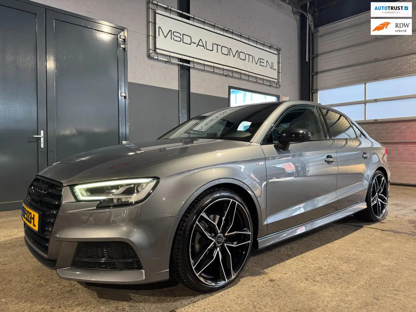 Audi A3 Limousine 1.4 TFSI CoD Sport S Line Edition|PANO|T Grijs - 1