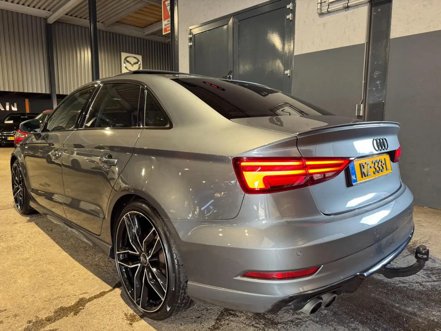 Audi A3 Limousine 1.4 TFSI CoD Sport S Line Edition|PANO|T Grijs - 2