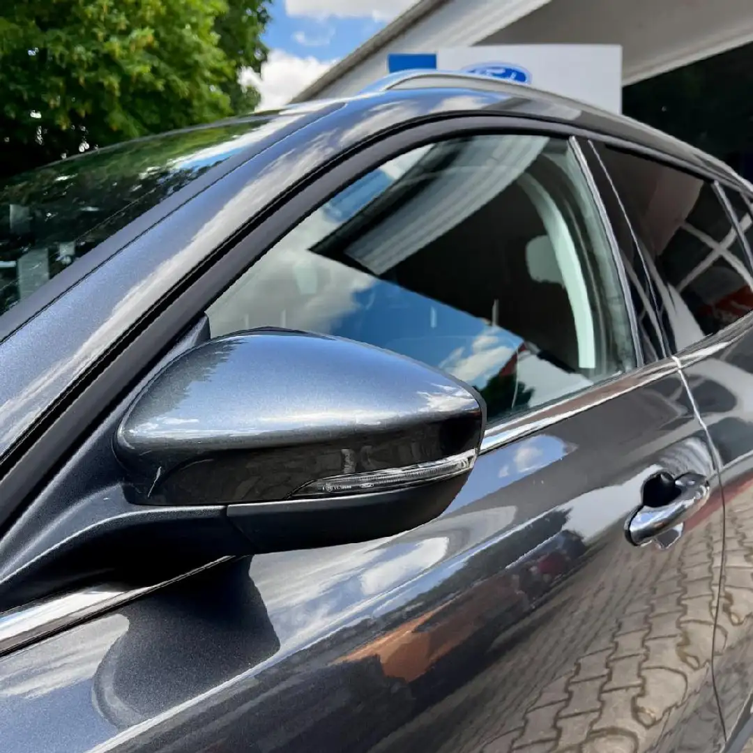 Ford Focus Titanium X Grau - 2