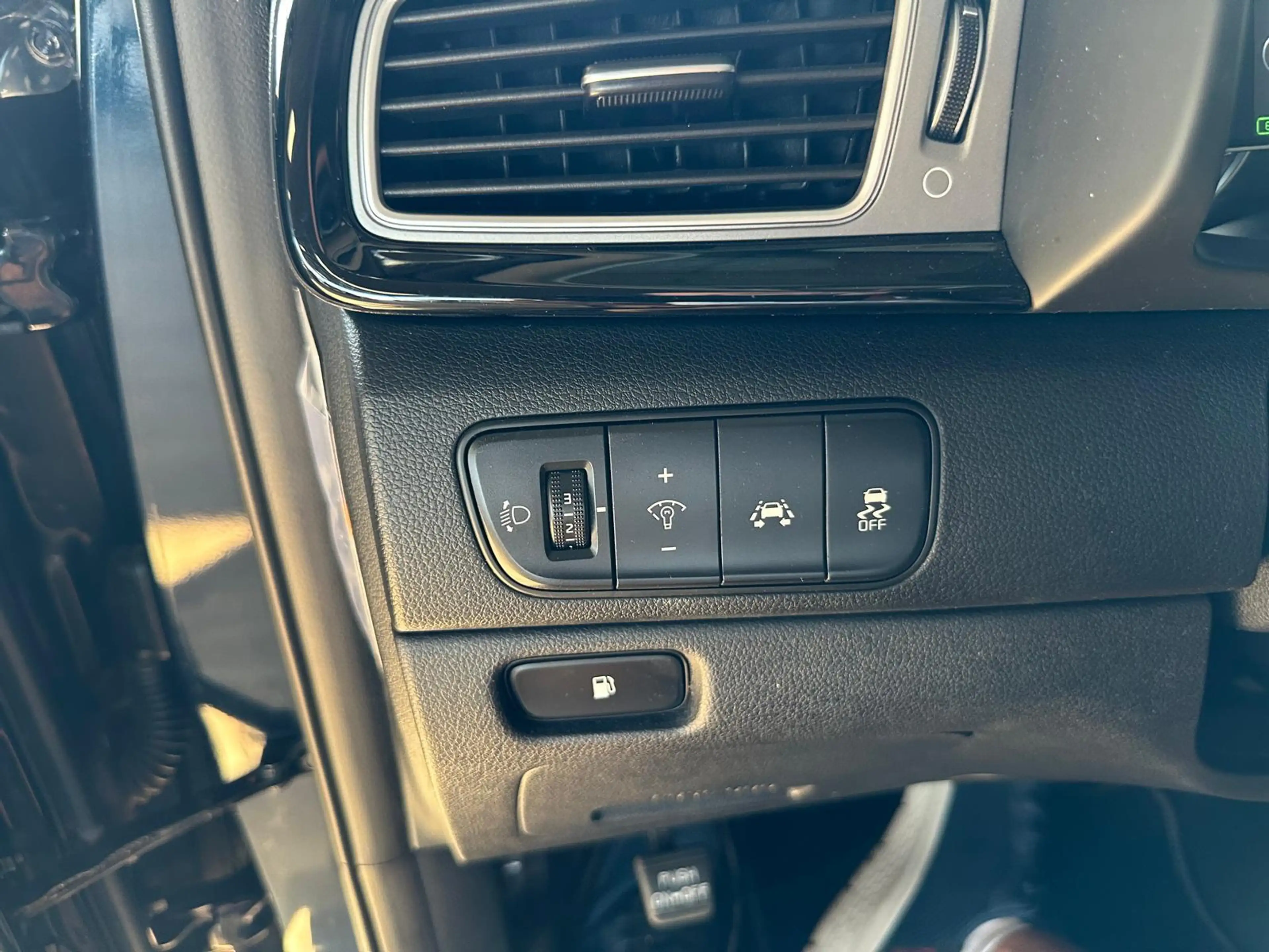 Kia Niro 1.6 GDi Hybrid First Edition — photo 11
